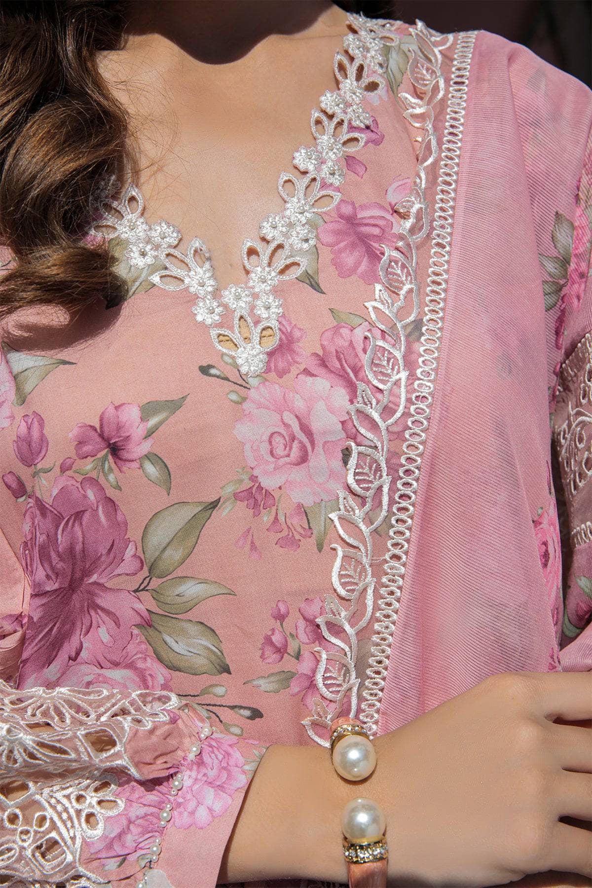 img_baroque_exclsuive_unstitched_lawn_23_awwal_boutique