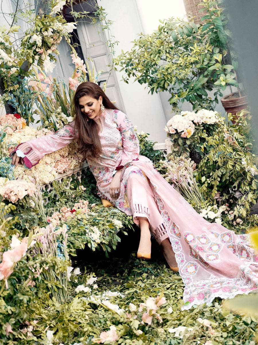 img_maryam_hussain_lawn_23_awwal_boutique