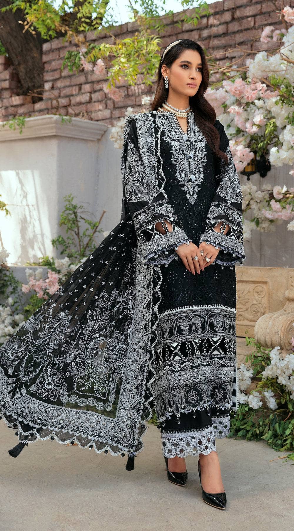 img_anaya_chikankari_lawn_awwal_boutique