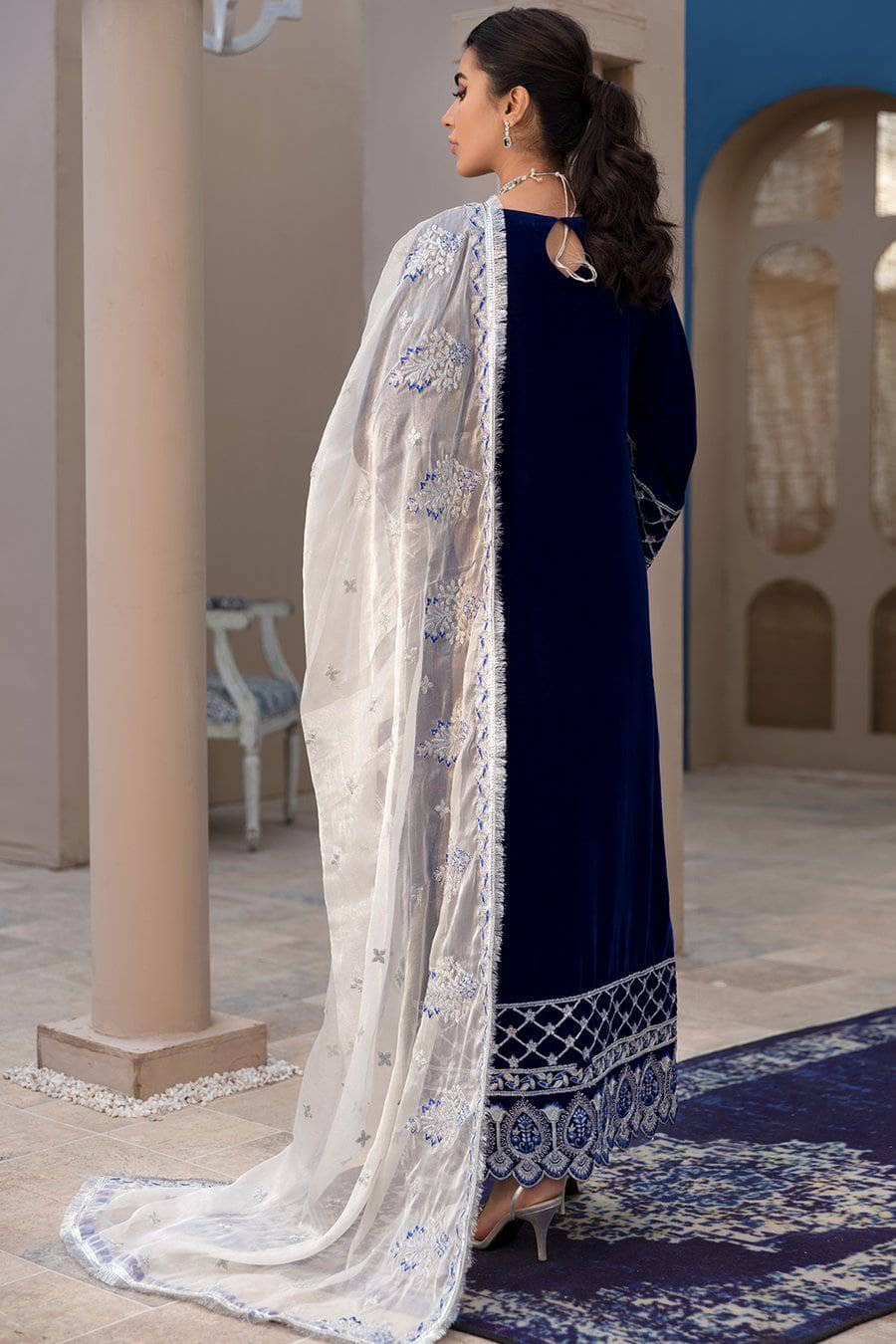 img_emaan_adeel_velvet_awwal_boutique