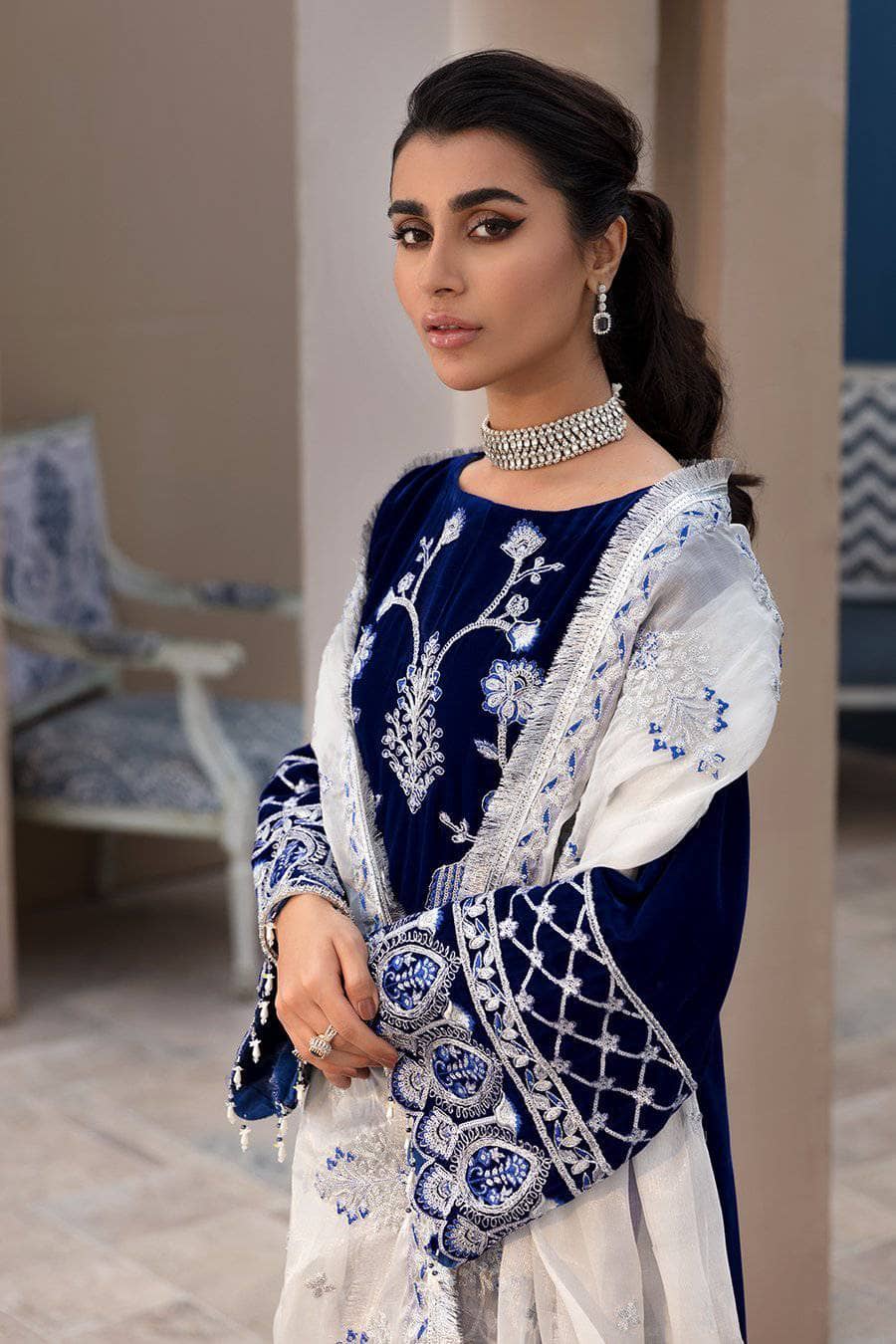 img_emaan_adeel_velvet_awwal_boutique