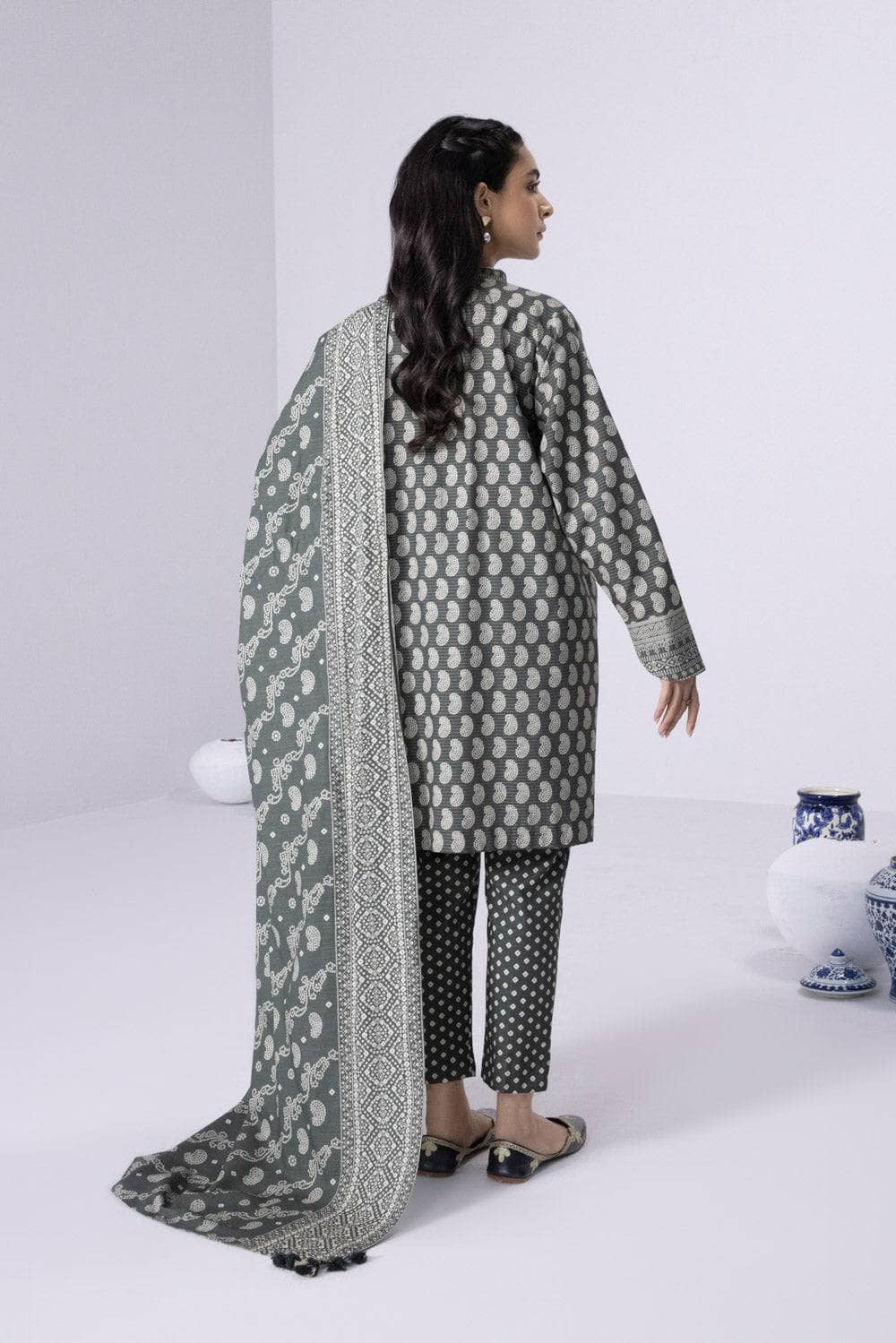 img_sapphire_winter_2022_awwal_boutique