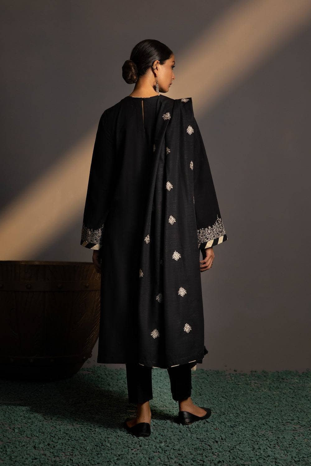 Img_sapphire_winter_2022_awwal_boutique