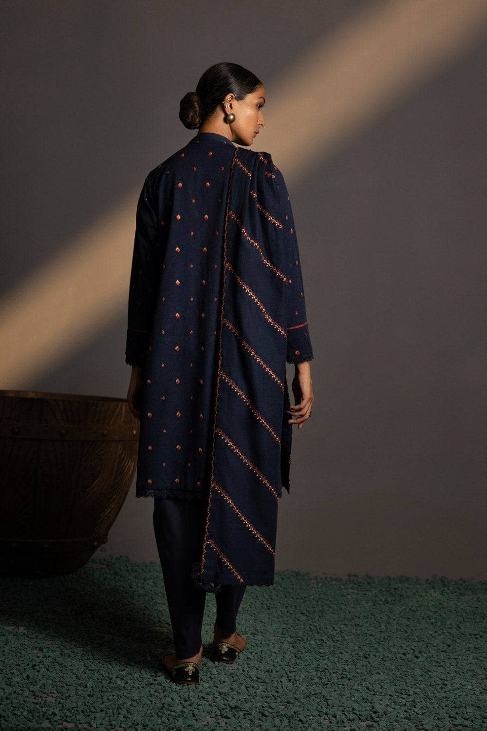 Img_sapphire_winter_2022_awwal_boutique