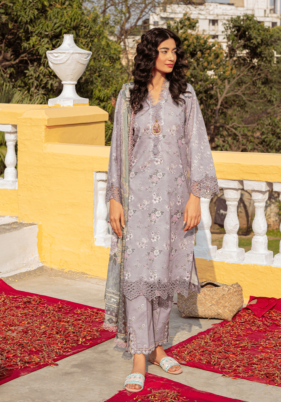img_zarqash_lawn_23_awwal_boutique