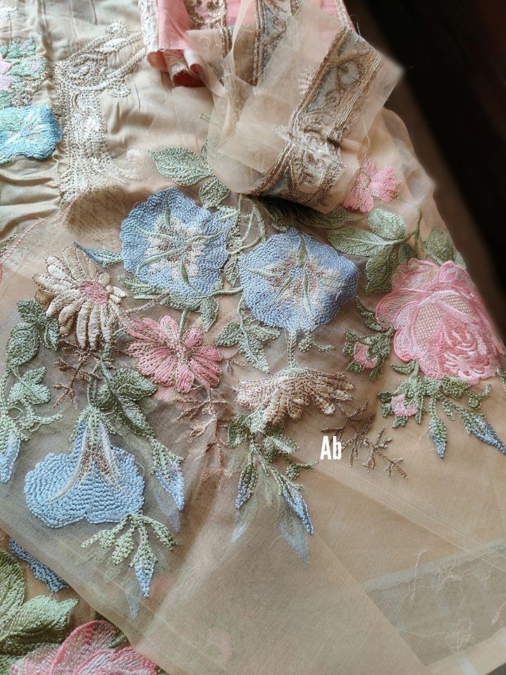 img_open_pics_rouche_lawn_awwal_boutique