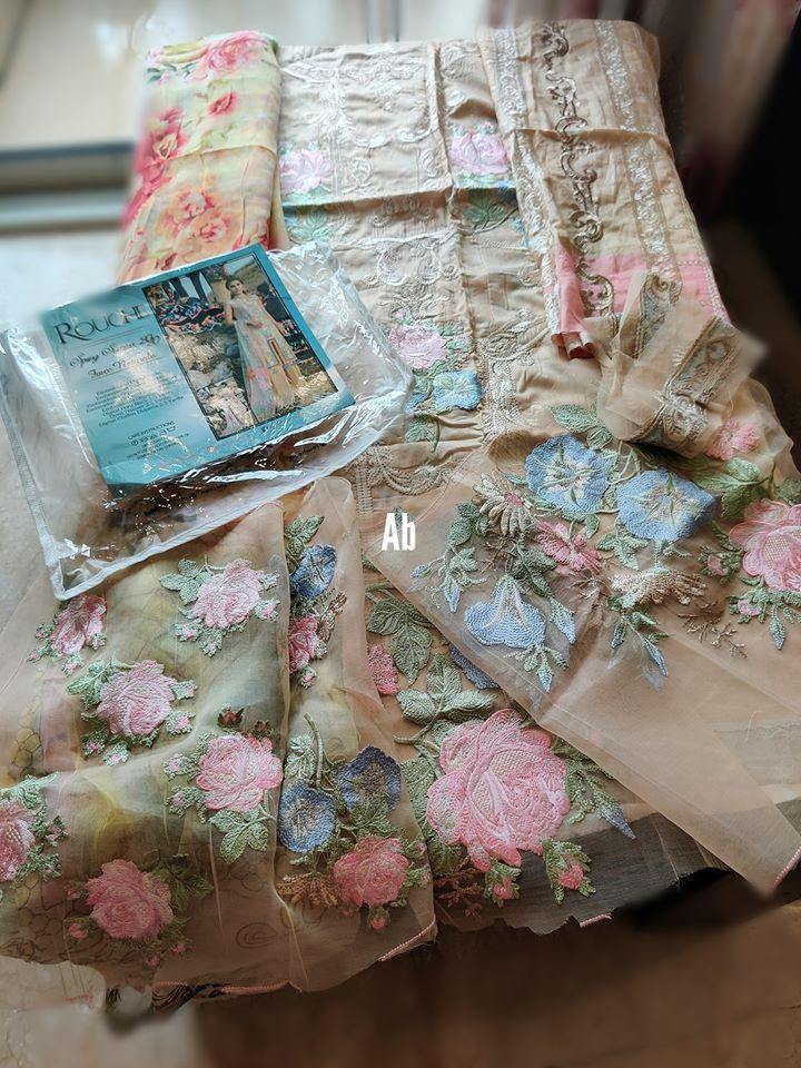 img_open_pics_rouche_lawn_awwal_boutique