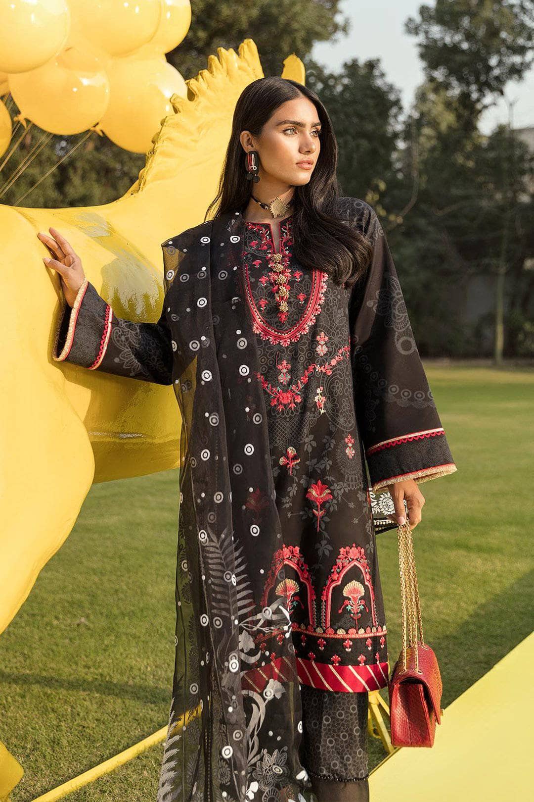 img_so_kamal_luxury_lawn_2021_awwal_boutique