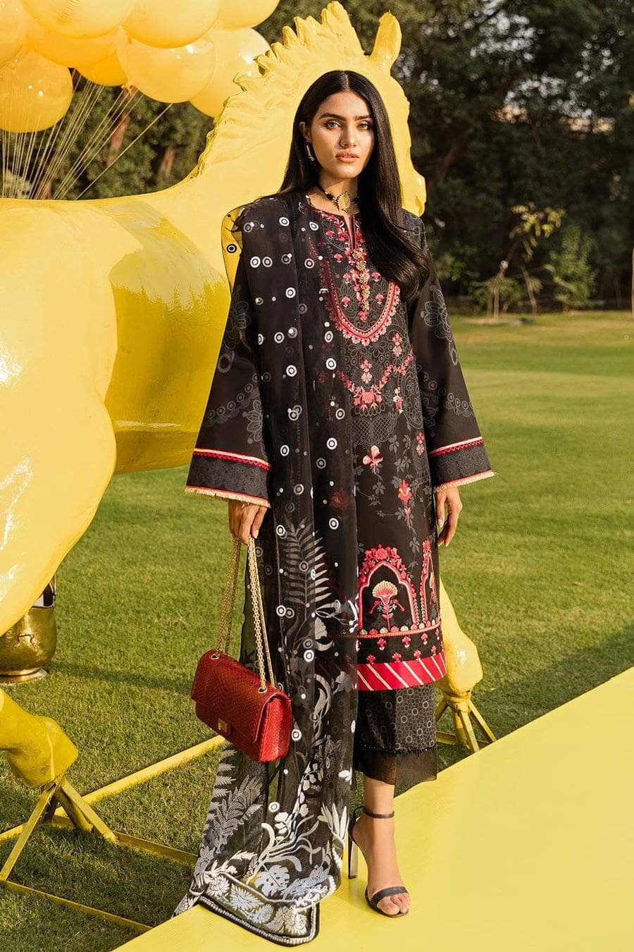 img_so_kamal_luxury_lawn_2021_awwal_boutique