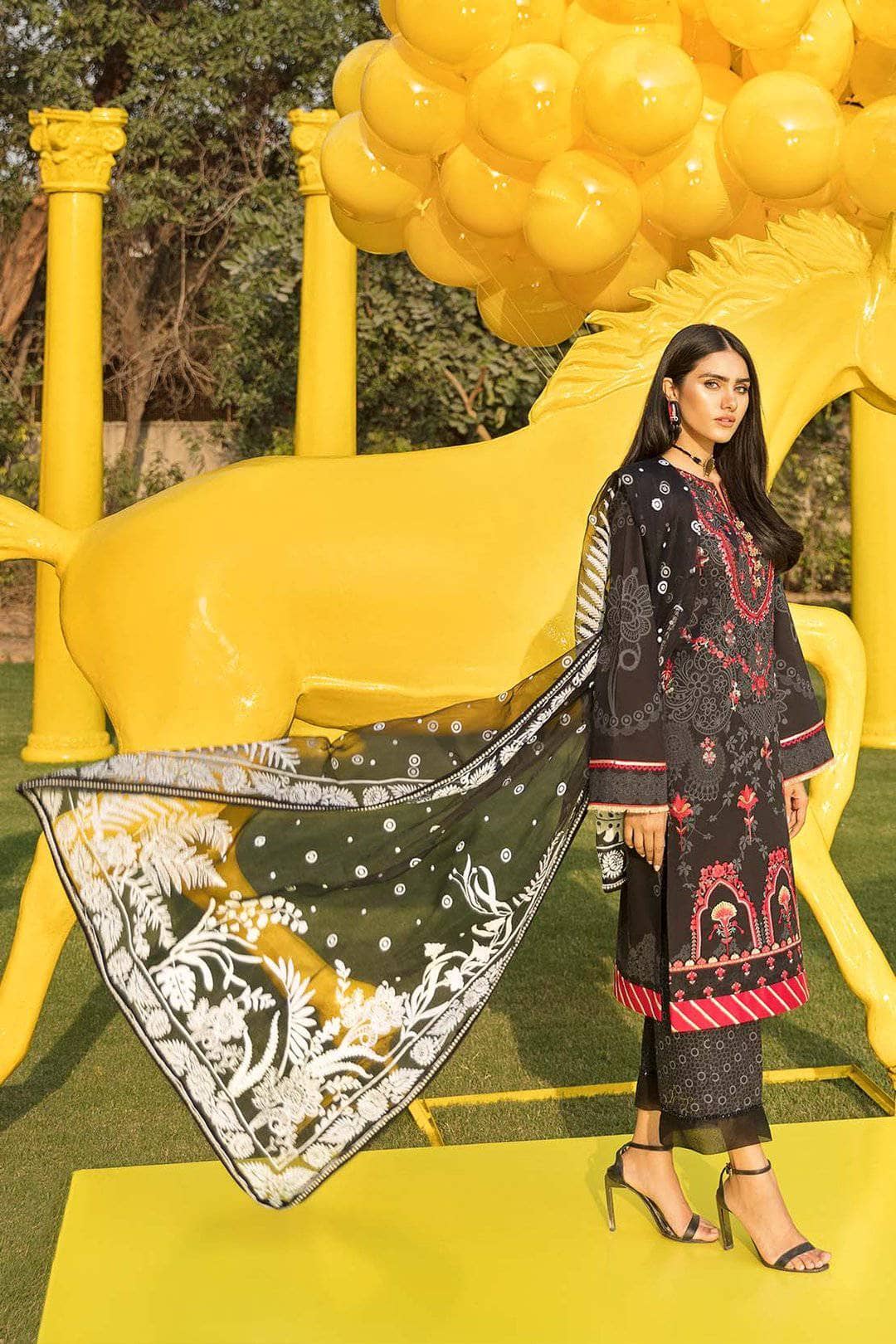 img_so_kamal_luxury_lawn_2021_awwal_boutique