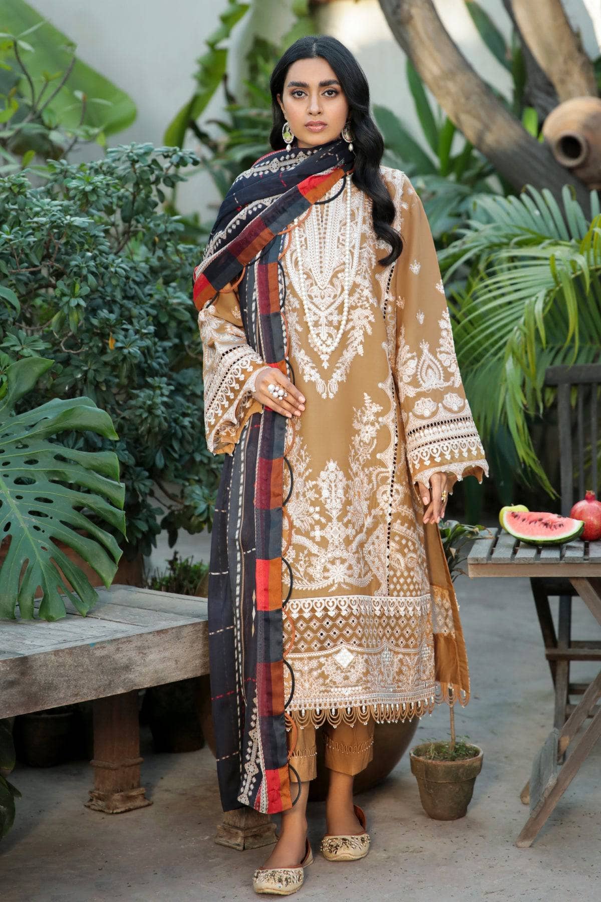 img_baroque_swiss_voil_22_awwal_boutique