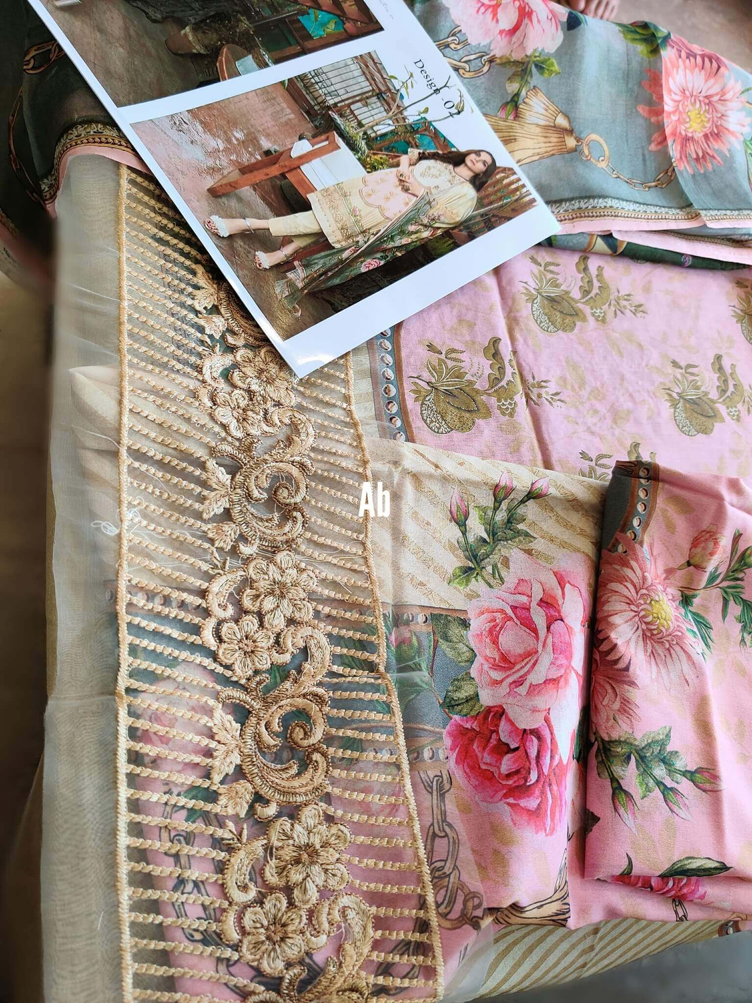 img_open_pics_raabi_luxury_lawn_awwal_boutique