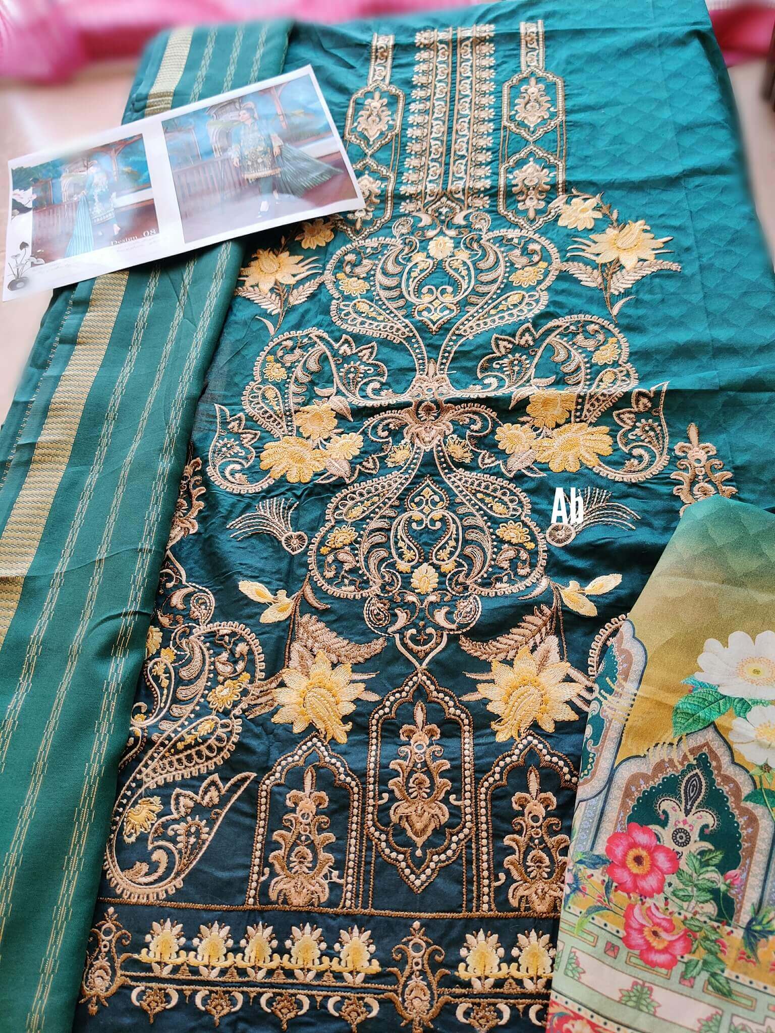 img_open_pics_raabi_luxury_lawn_awwal_boutique