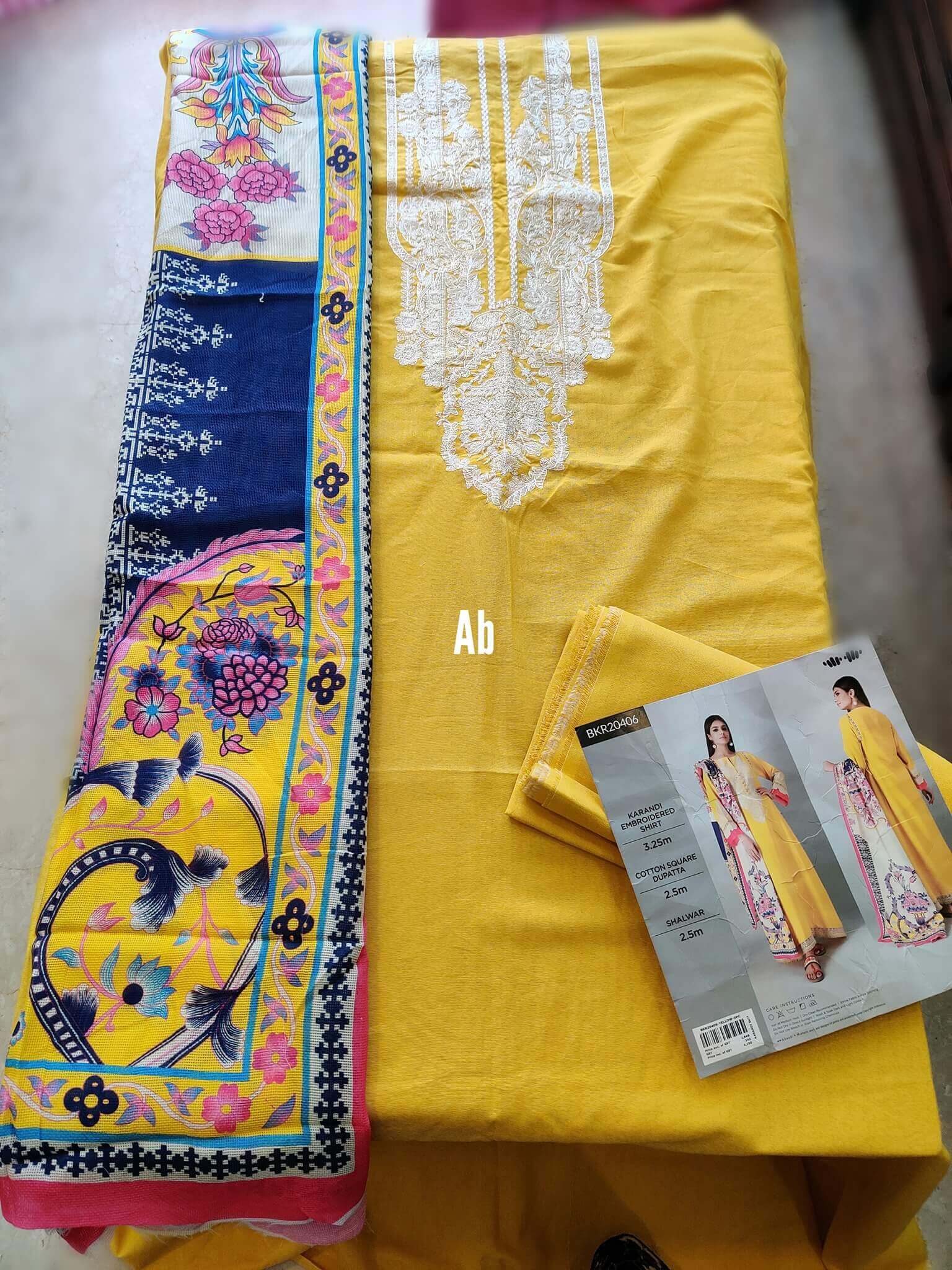 img_open pics_khaadi_awwal_boutique