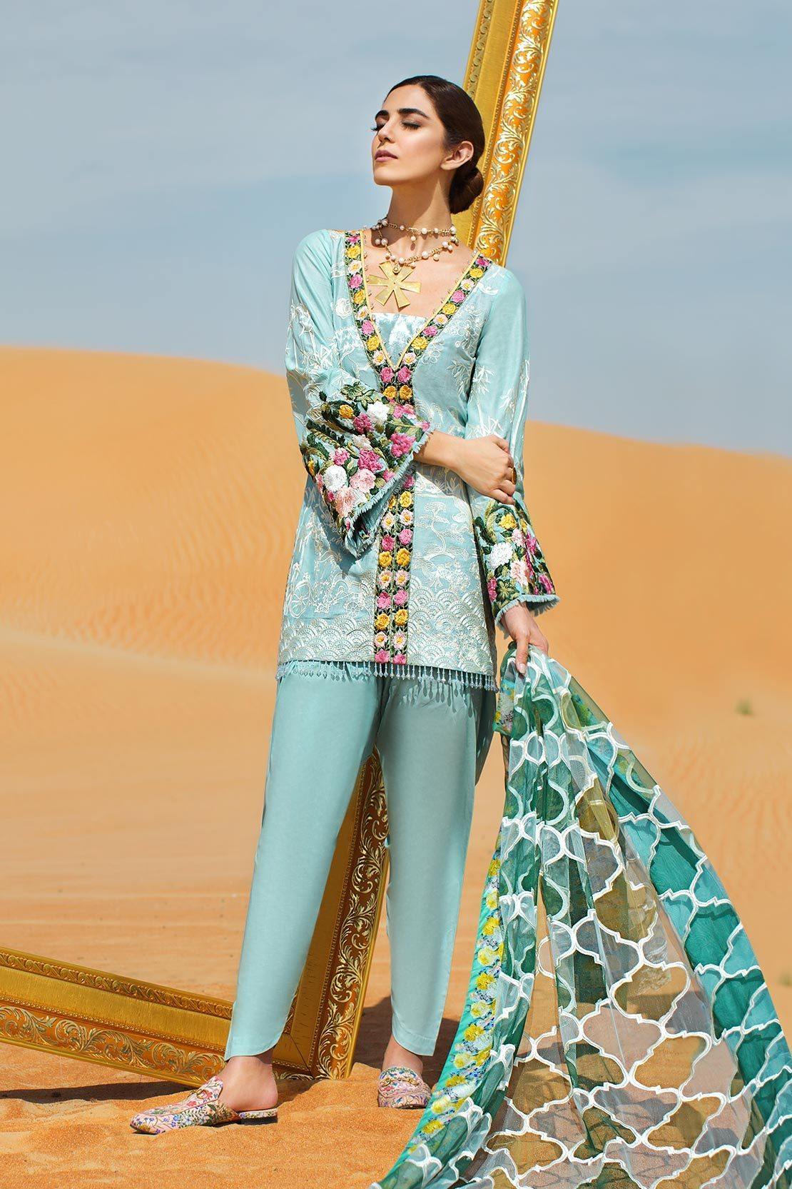 img_crimson_luxe_lawn_awwal_boutique