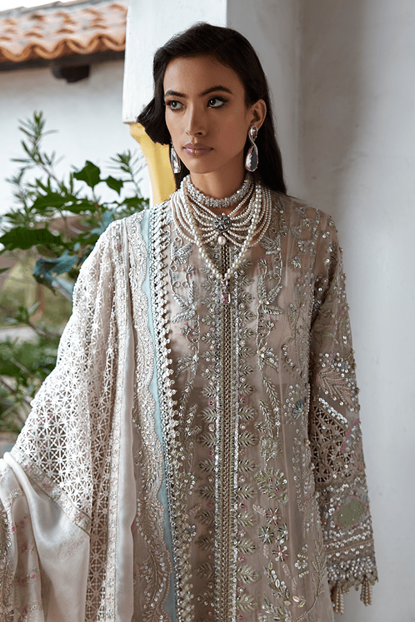 img_suffuse_by_sana_yasir_freesia_2022_wedding_edition_awwal_boutique
