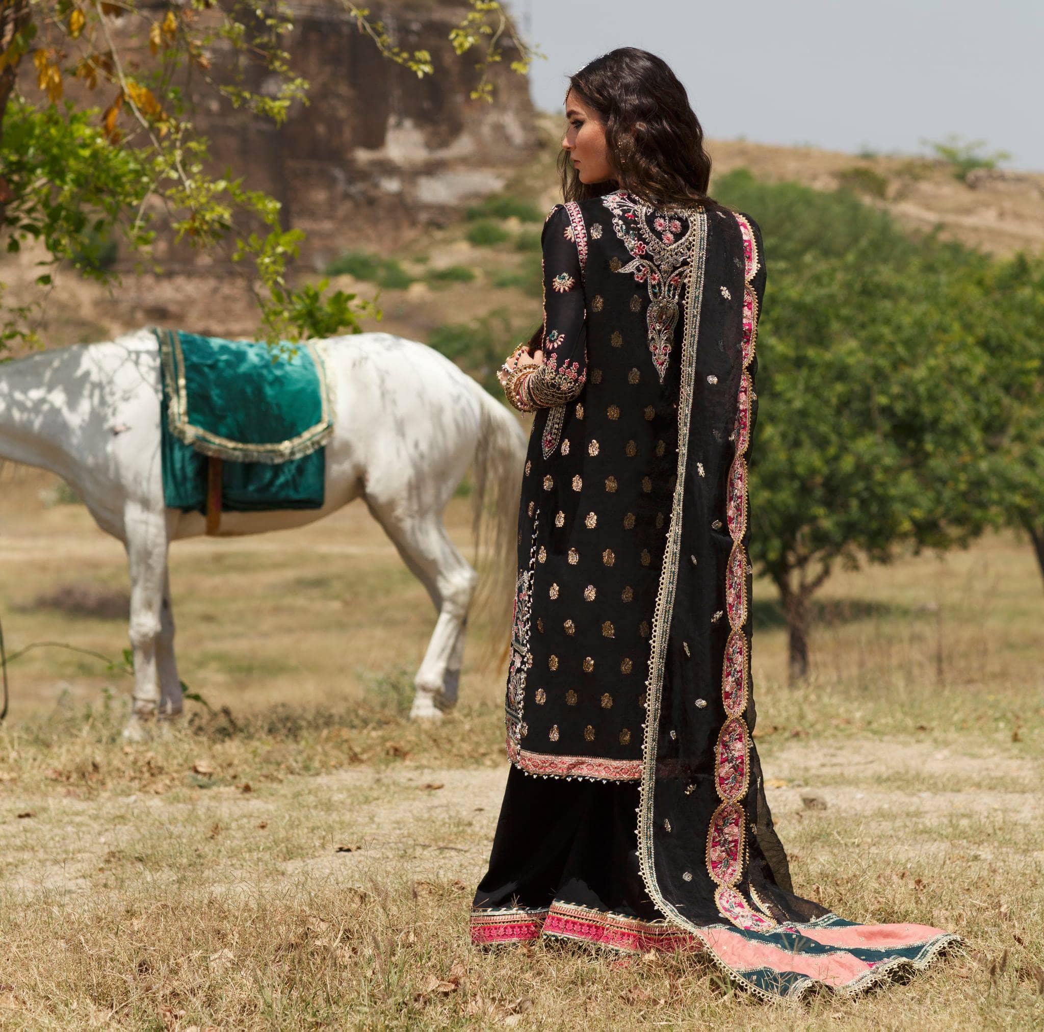 img_qalamkar_festive_formals_awwal_boutique