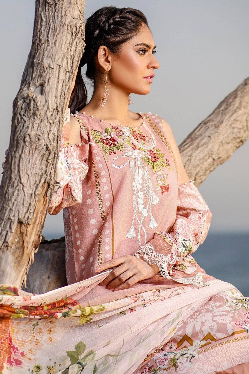 img_jade_urbane_embroidered_lawn_2021_awwal_boutique