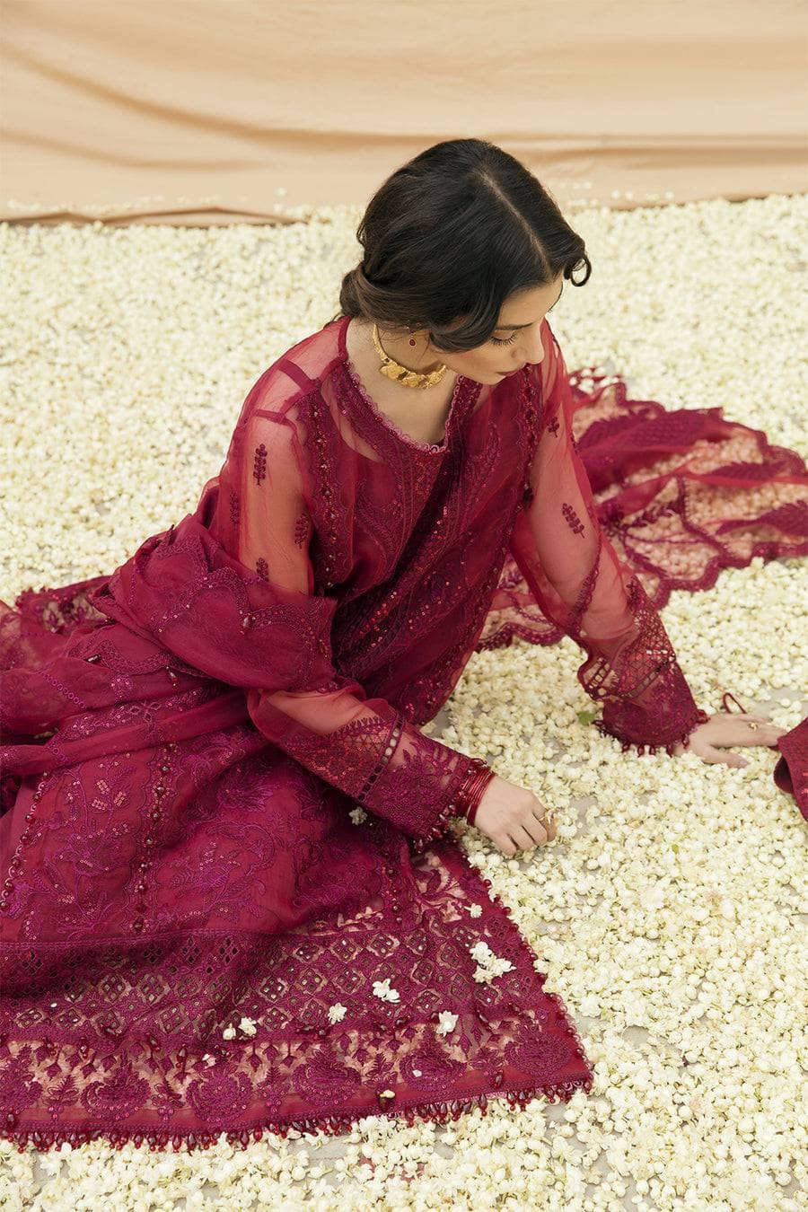 img_afrozeh_dhoop_kinarey_lawn_22_awwal_boutique