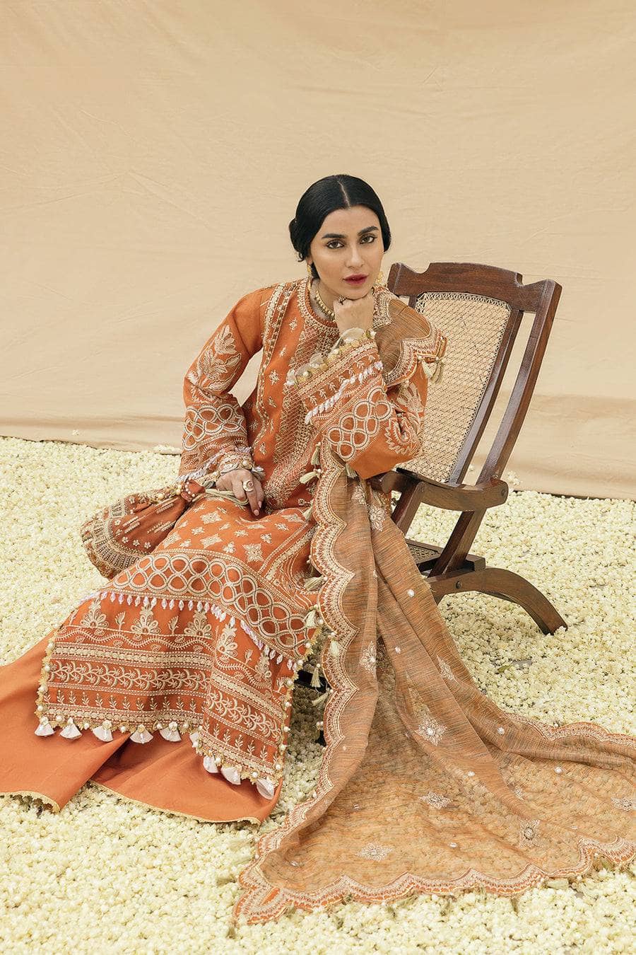 img_afrozeh_dhoop_kinarey_lawn_22_awwal_boutique
