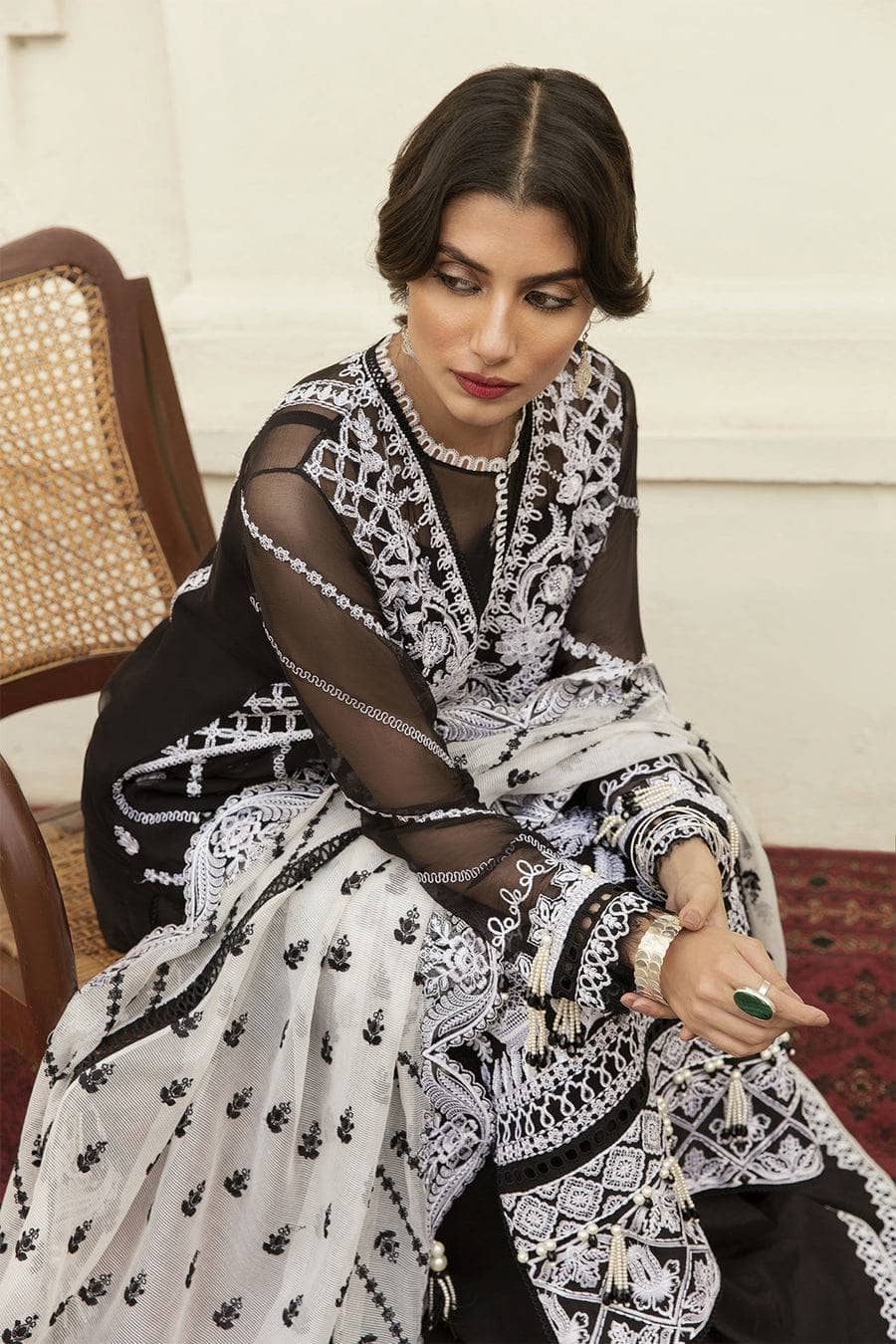 Img_afrozeh_dhoop_kinarey_awwal_boutique