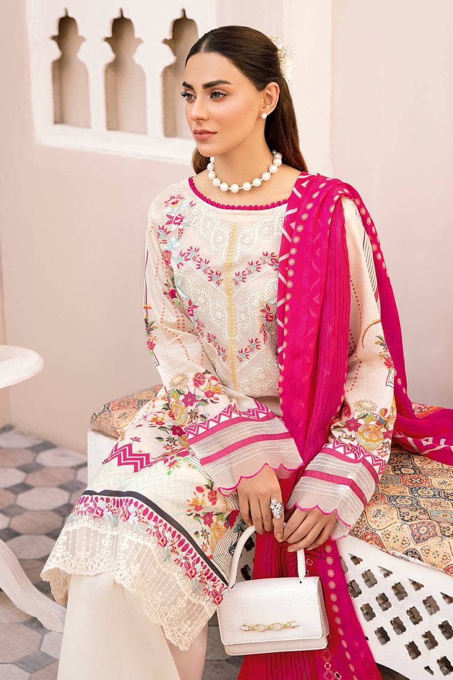 img_rangrez_by_ramsha_awwal_boutique