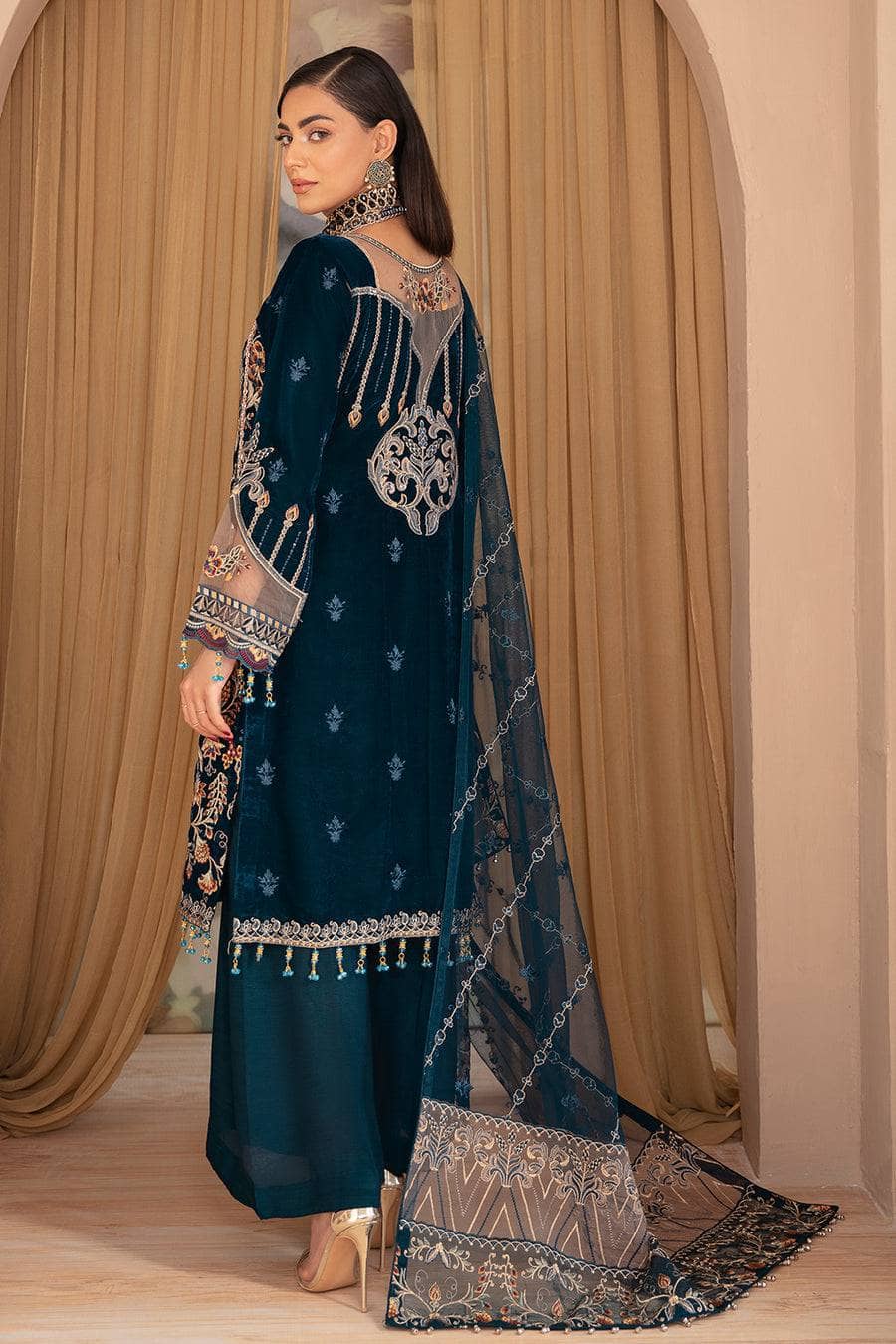 img_ramsha_velvet_awwal_boutique