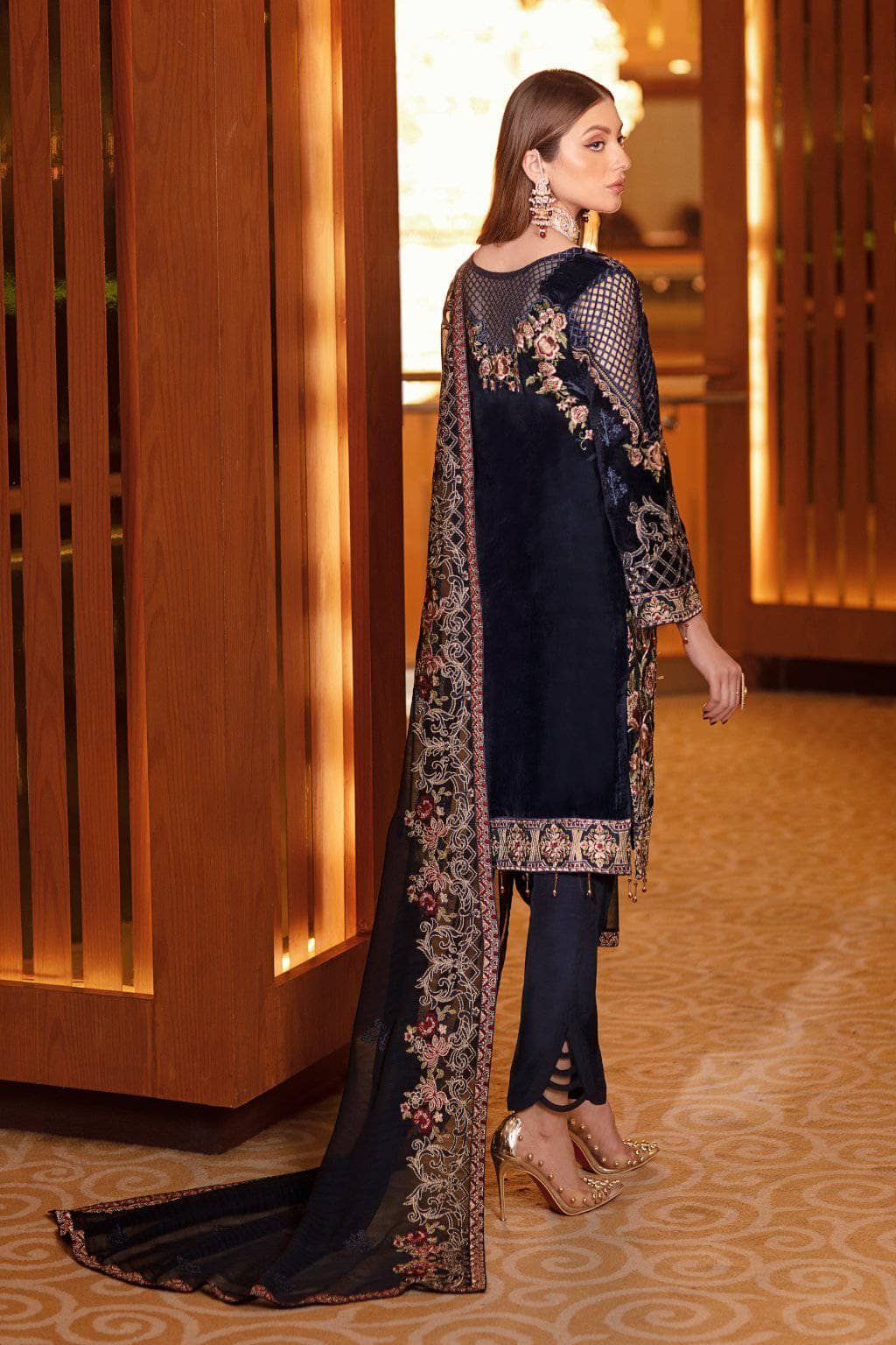 img_ramsha_velvet_collection_21_awwal_boutique