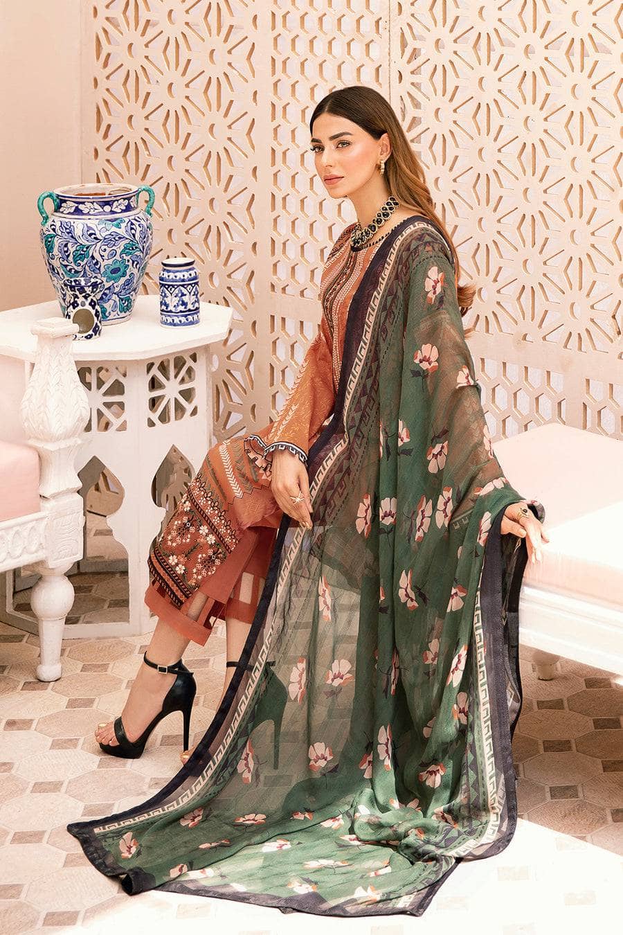 img_rangrez_by_ramsha_awwal_boutique