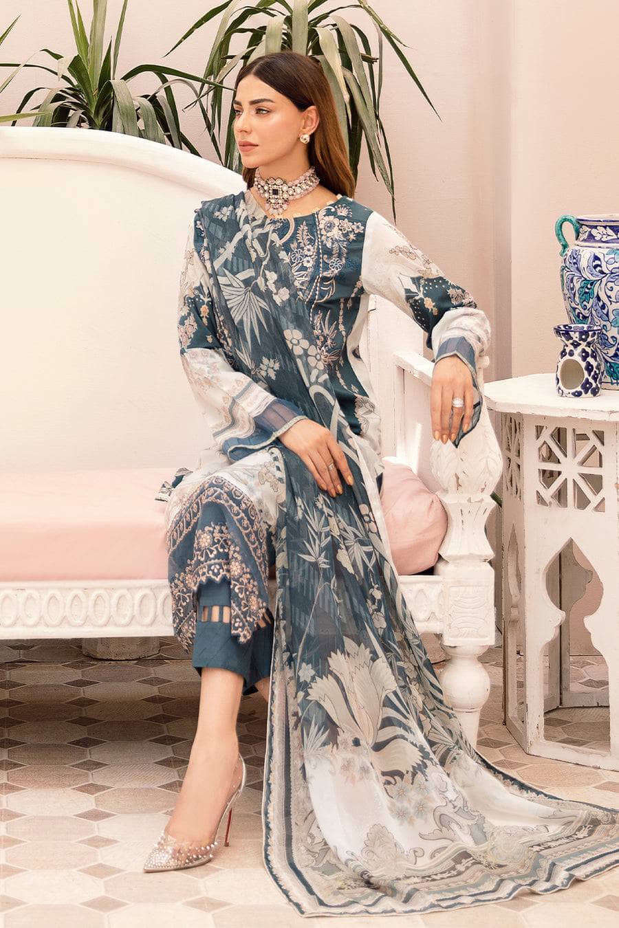 Img_rangrez_by_ramsha_lawn_22_awwal_boutique