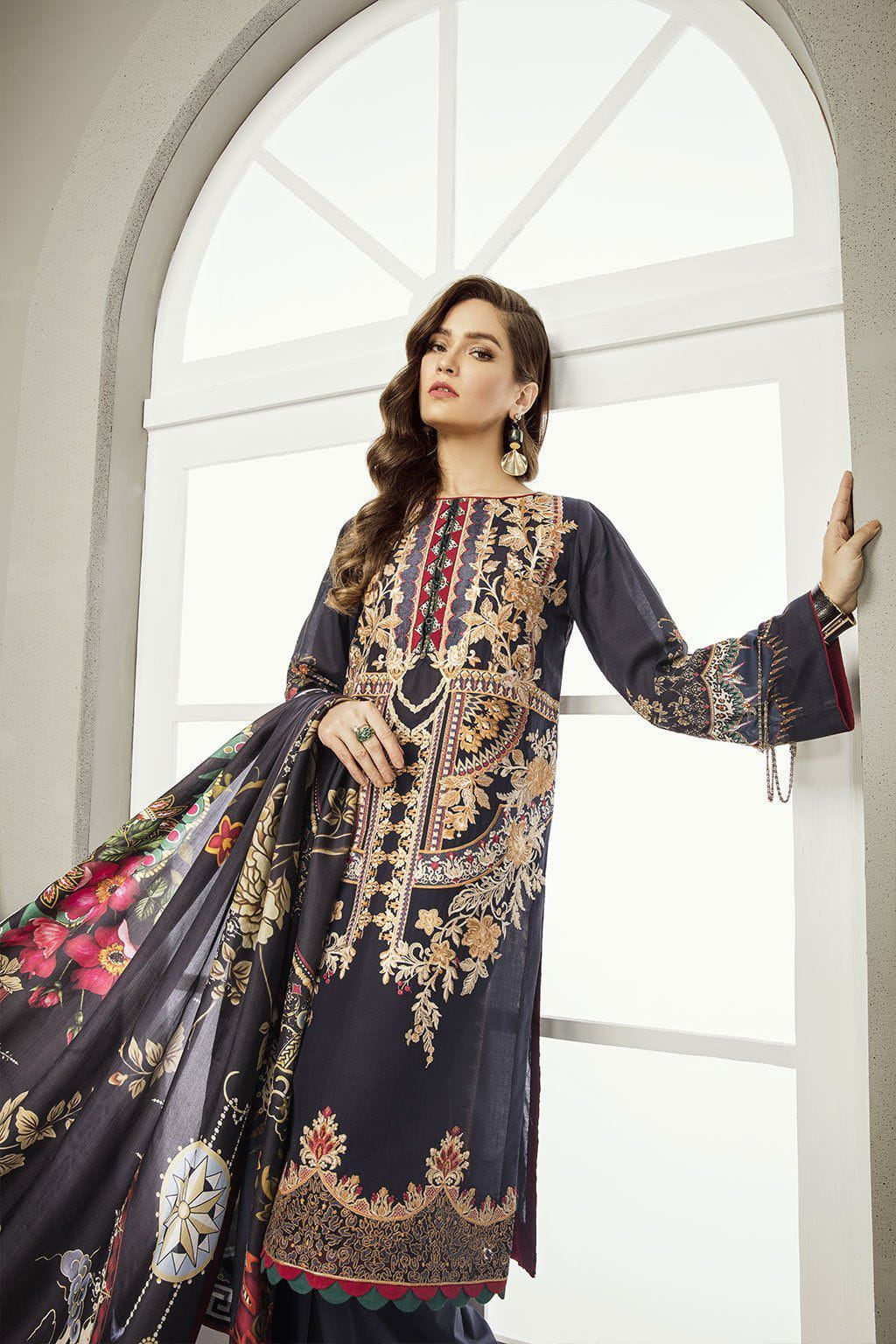 img_baroque_lawn_collection_awwal_boutique