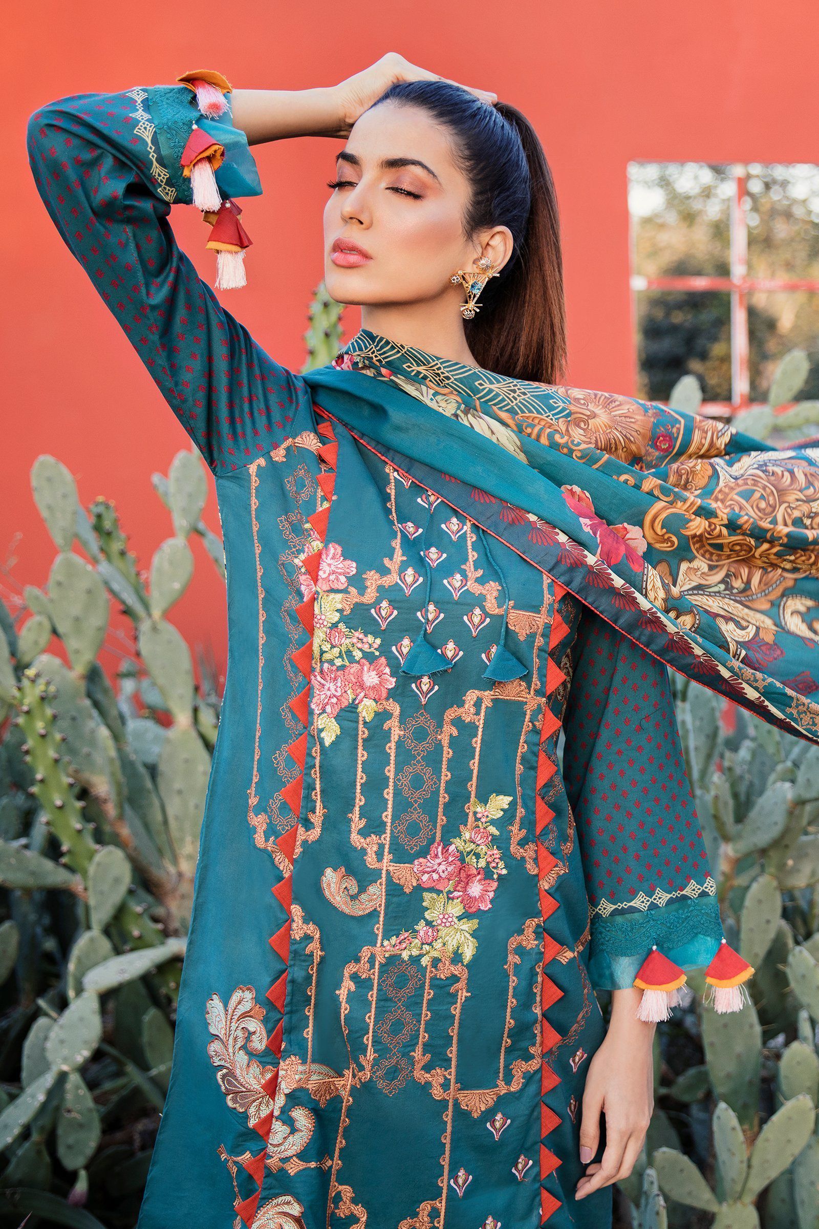 img_qalamkar_qline_lawn_pakistani_suit_awwal_boutique