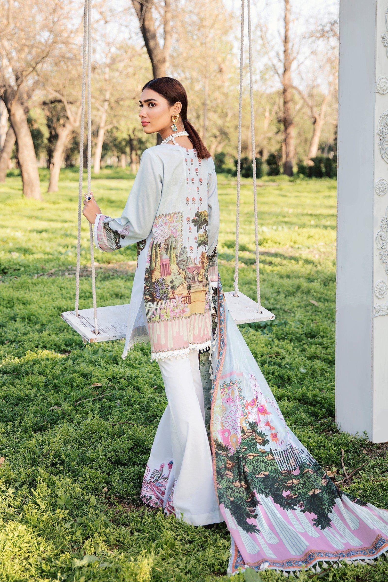 img_qalamkar_qline_lawn_pakistani_suit_awwal_boutique