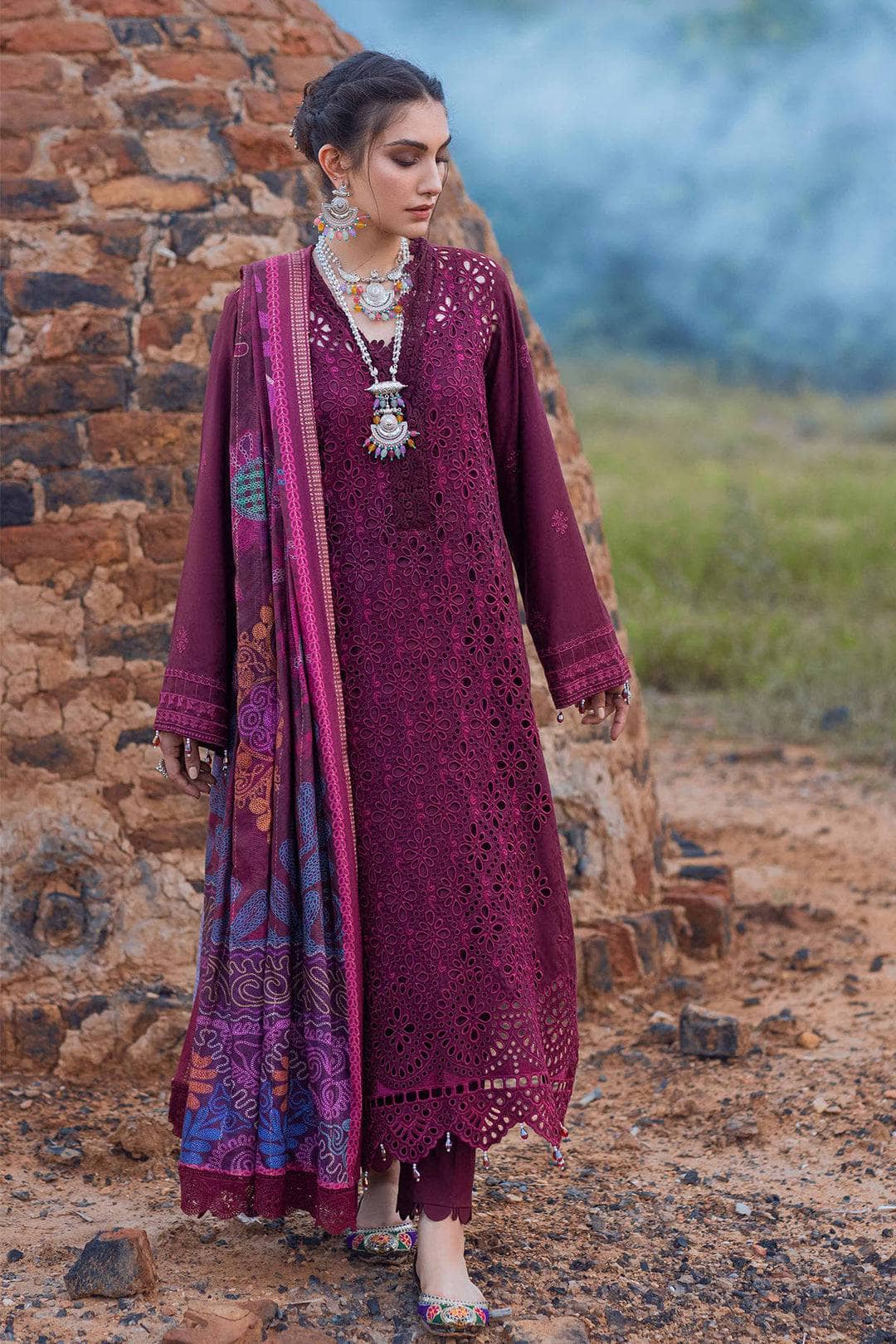 img_nureh_heerni_linen_awwal_boutique