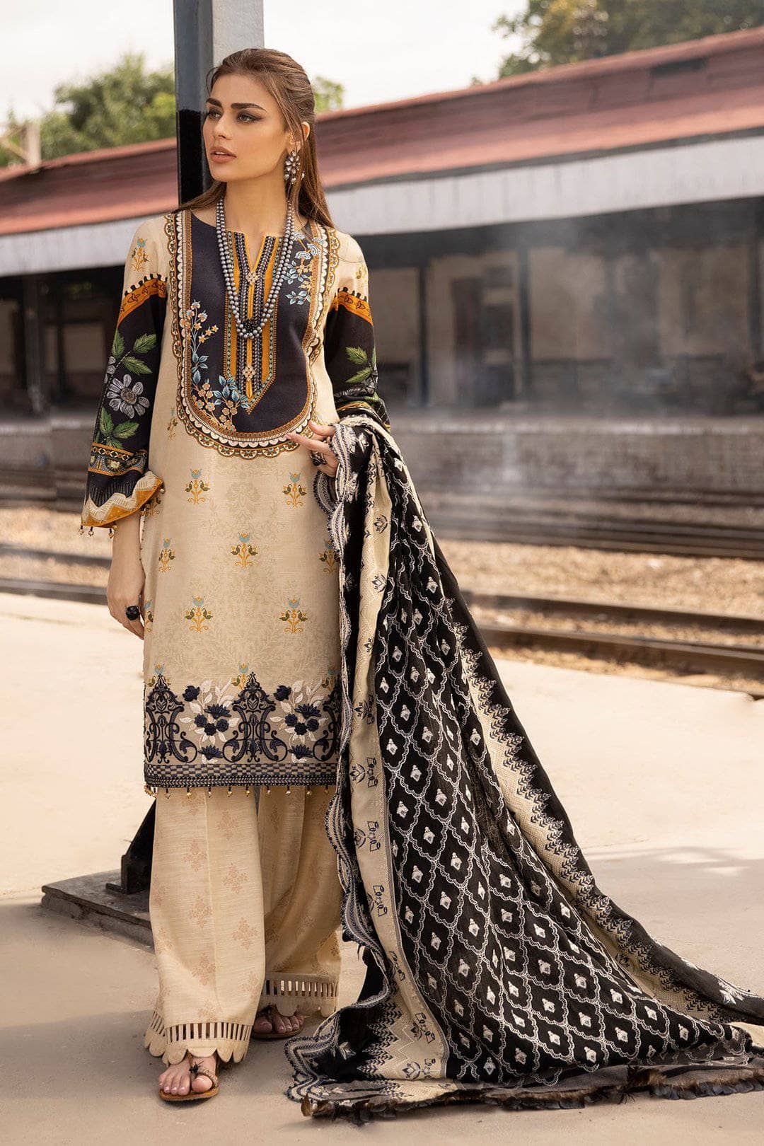 img_nureh_maya_khaddar_vol_2_awwal_boutique