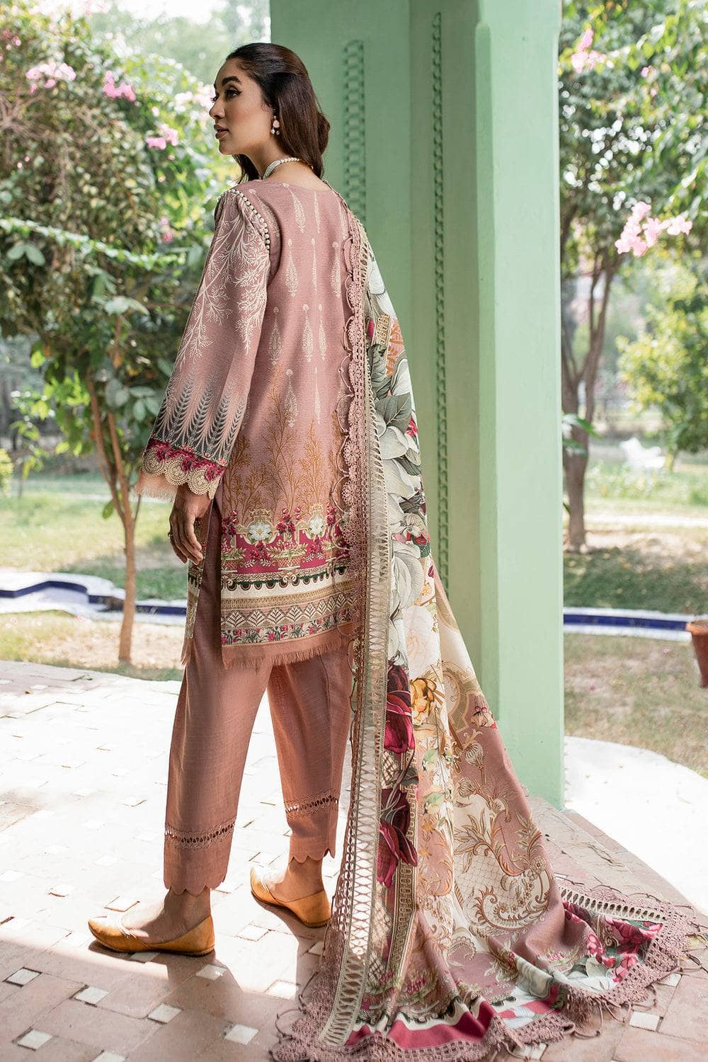 Img_jade_khaddar_22_awwal_boutique