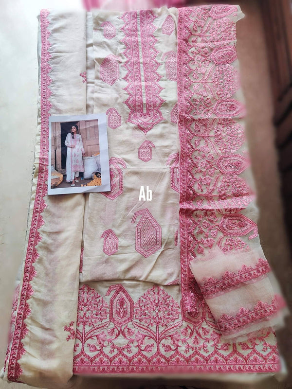 img_open_pic_zaha_lawn_2021_awwal_boutique