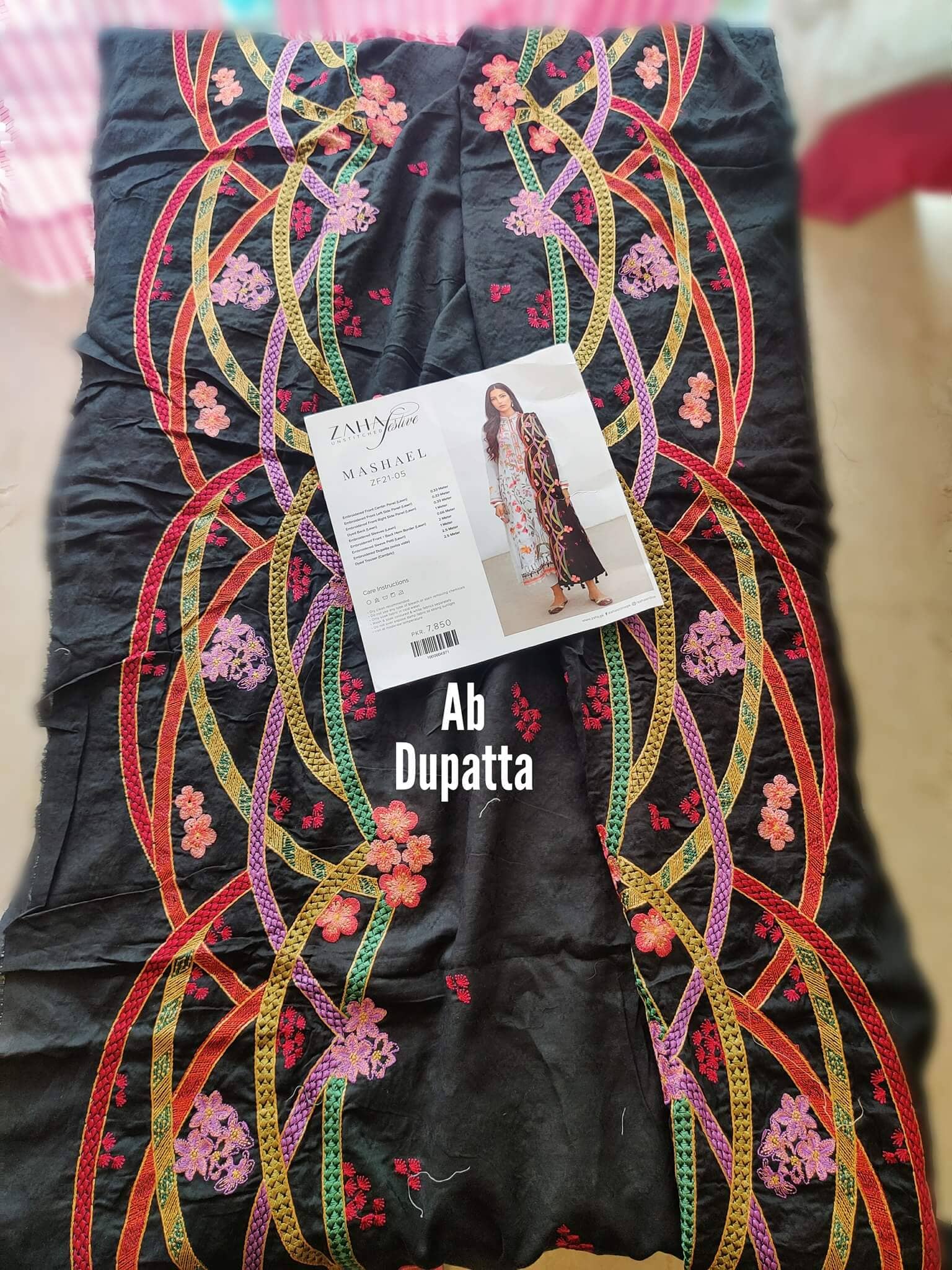 img_open_pic_zaha_festive_lawn_2021_awwal_boutique