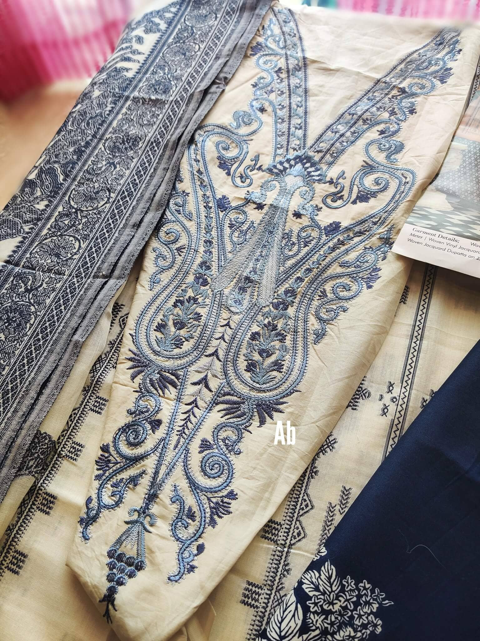 img_sana_safinaz_wooven_awwal_boutique_open_pic