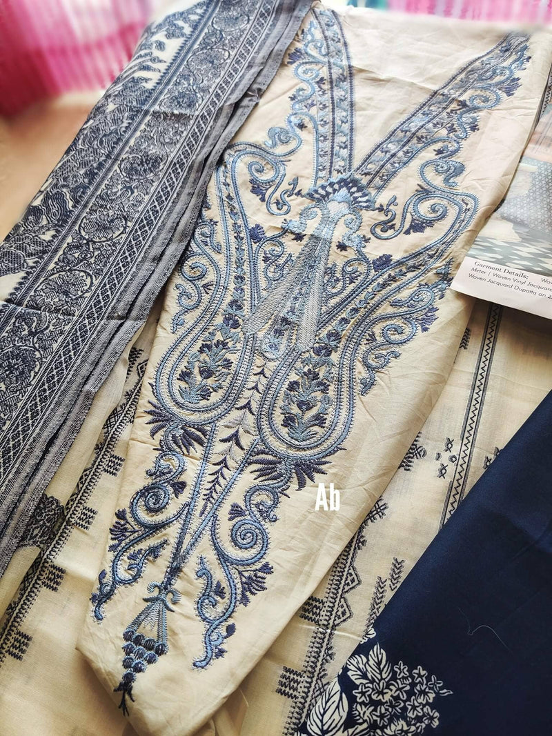 img_sana_safinaz_wooven_awwal_boutique_open_pic