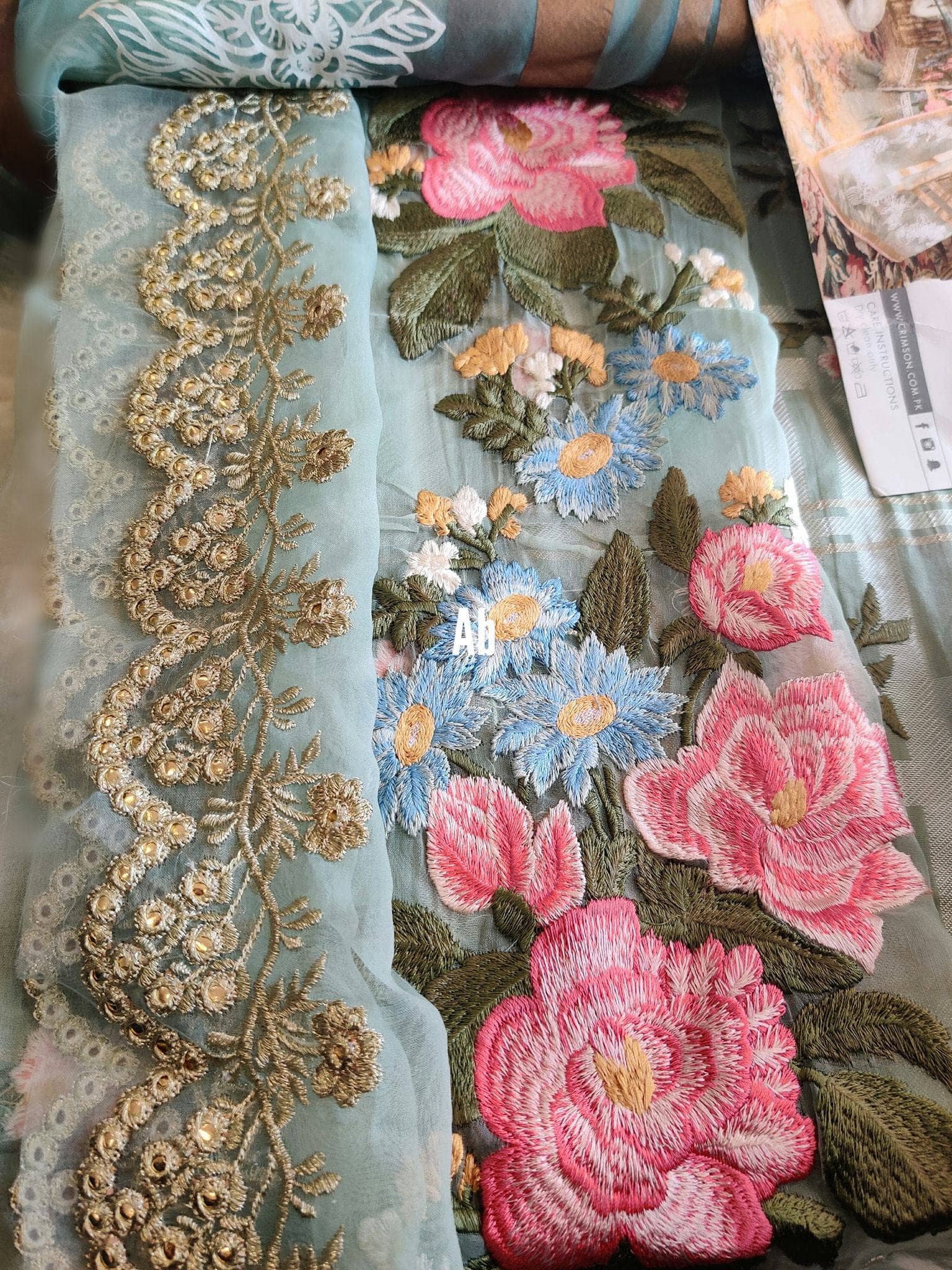 img_crimson_by_saira_shakira_awwal_boutique