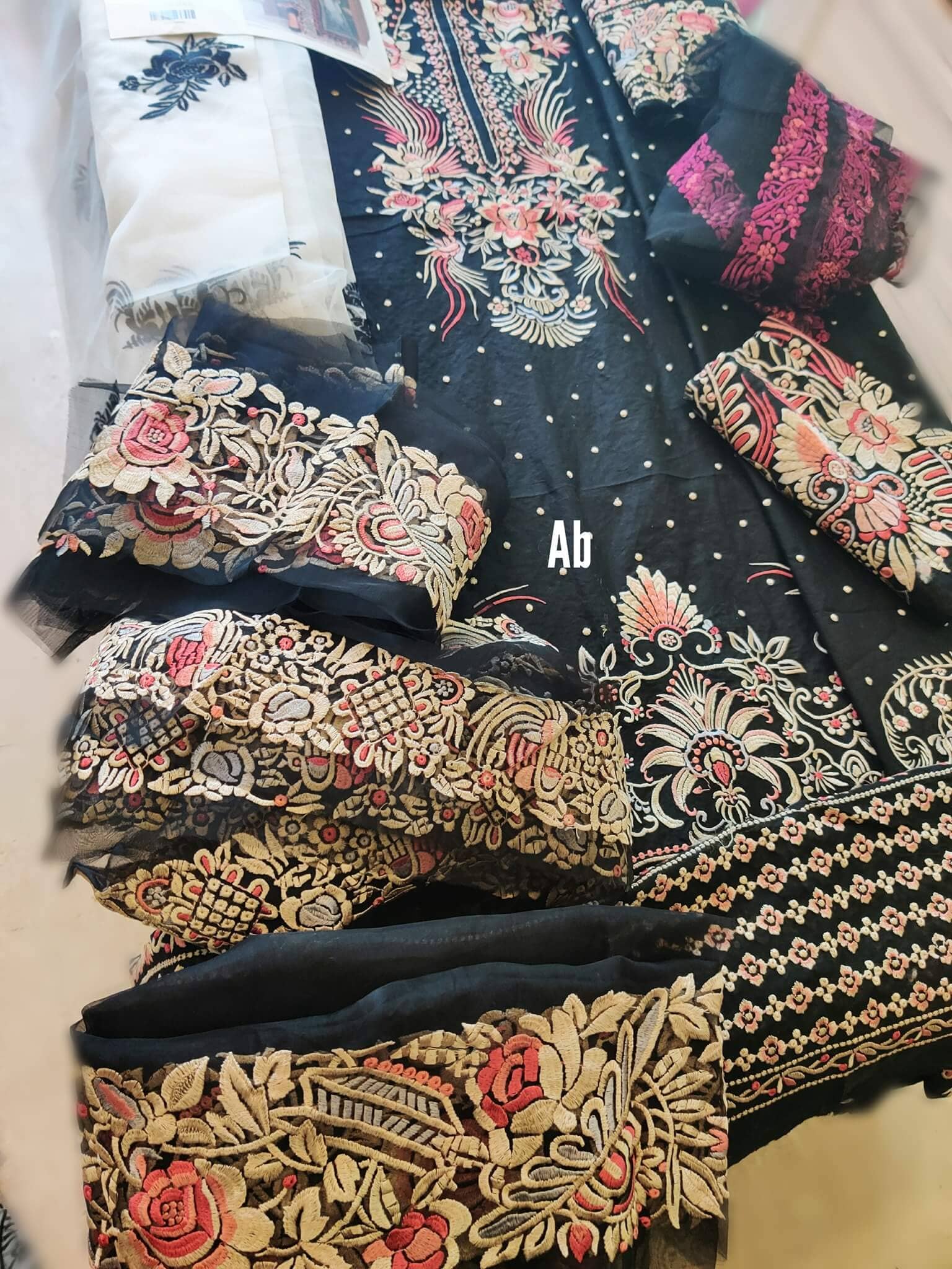 img_open_pics_elan_shalimar_awwal_boutique