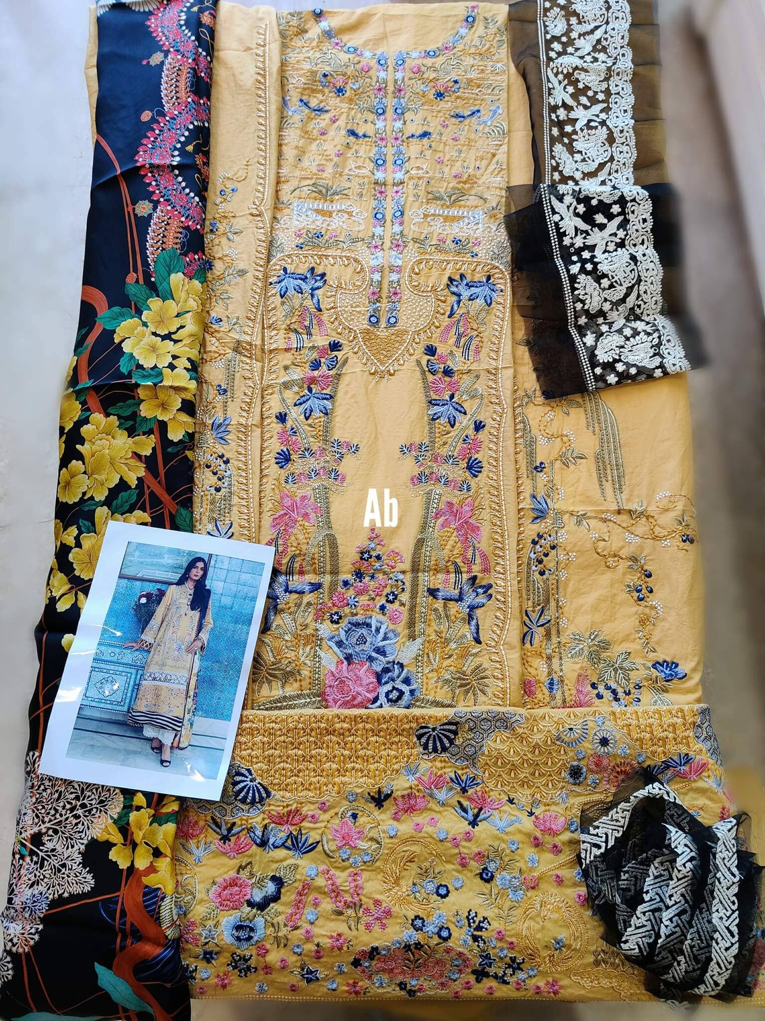 img_open_pics_elan_shalimar_awwal_boutique