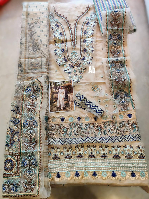 img_open_pics_qalamkar_luxury_shawls_collection_awwal_boutique