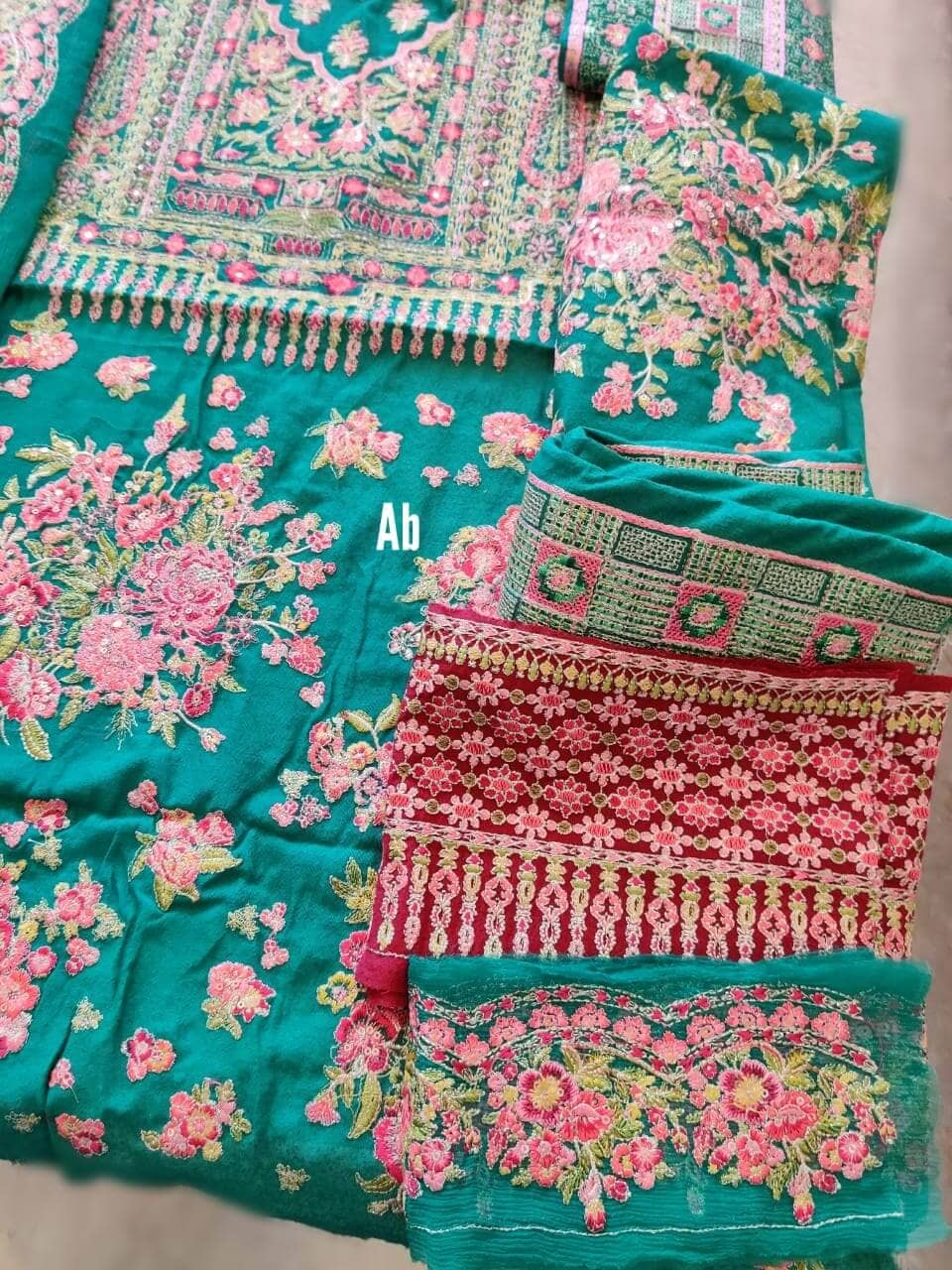 img_open_pic_hussain_rehar_awwal_boutique