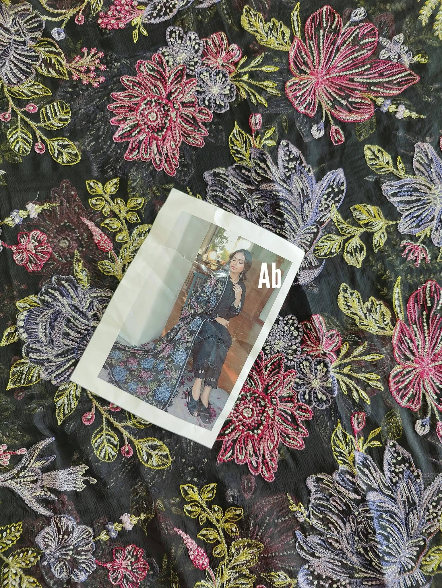 img_baroque_lawn_22_awwal_boutique