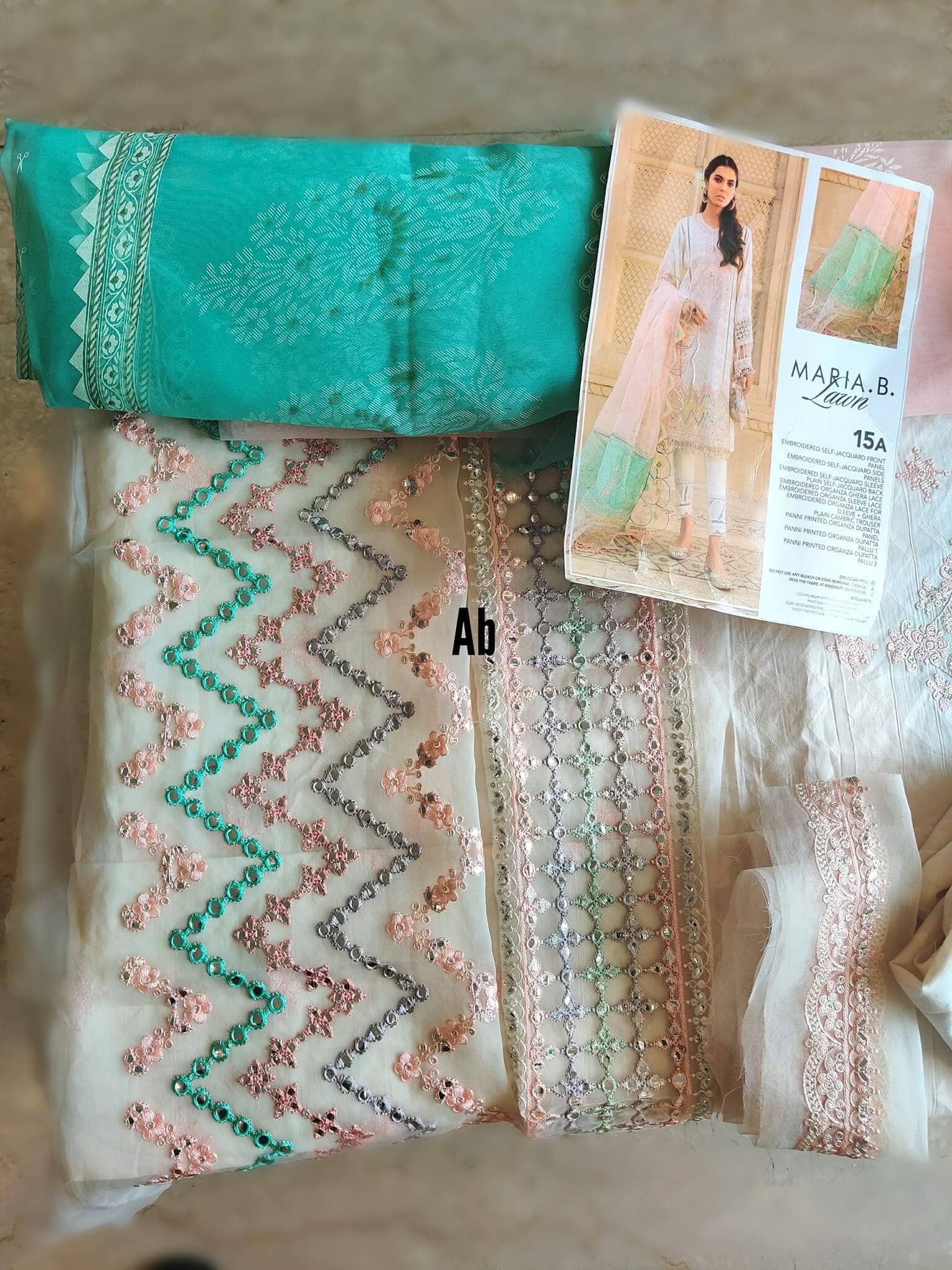 img_open_pic_maria_b_lawn_22_awwal_boutique