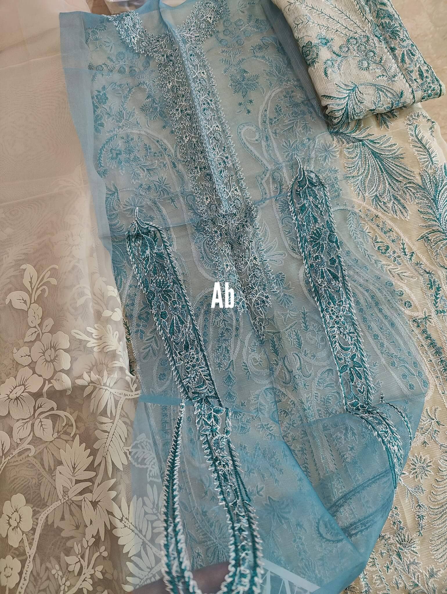 Open Pics\Sana Safinaz Luxury Formals/9 B