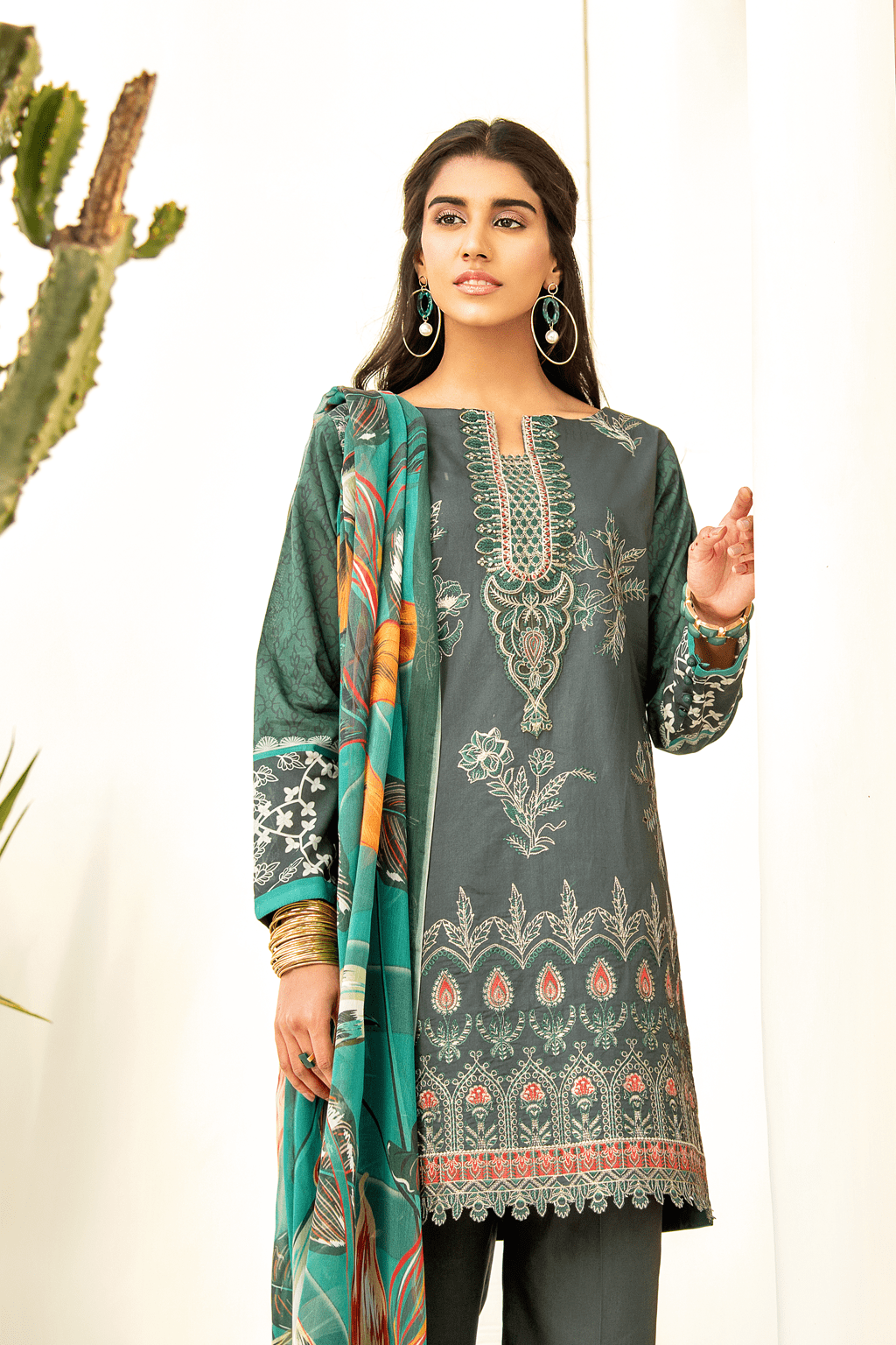 img_iznik_chinon_lawn_collection_awwal_boutique_eid_collection