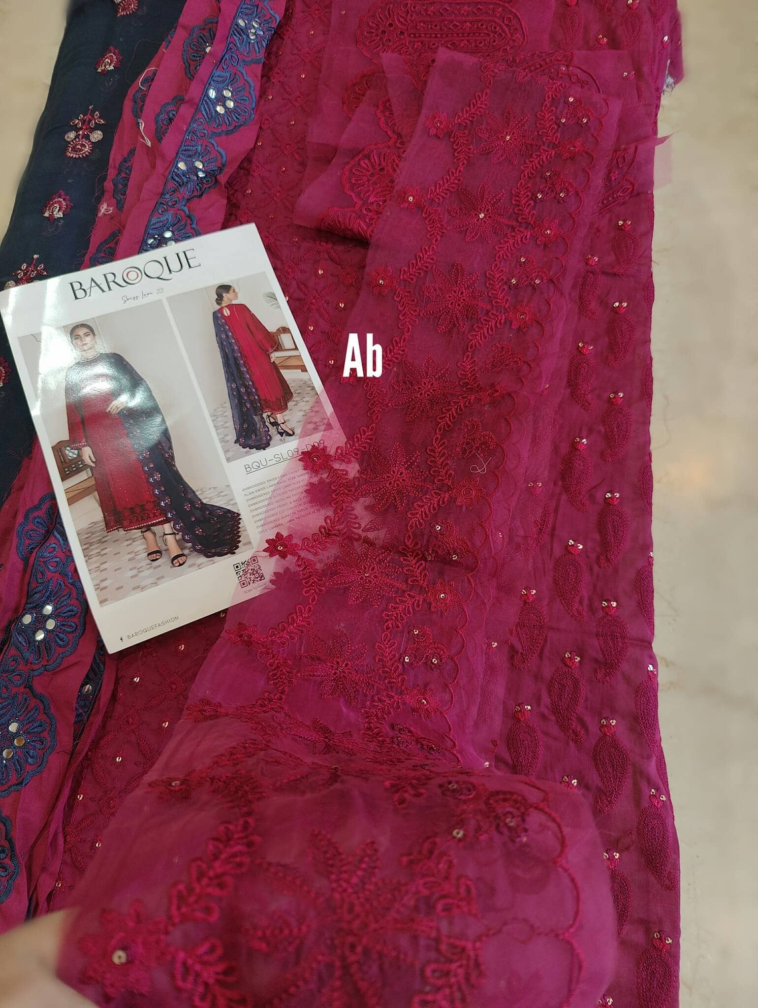 img_open_pic_baroque_lawn_22_awwal_boutique